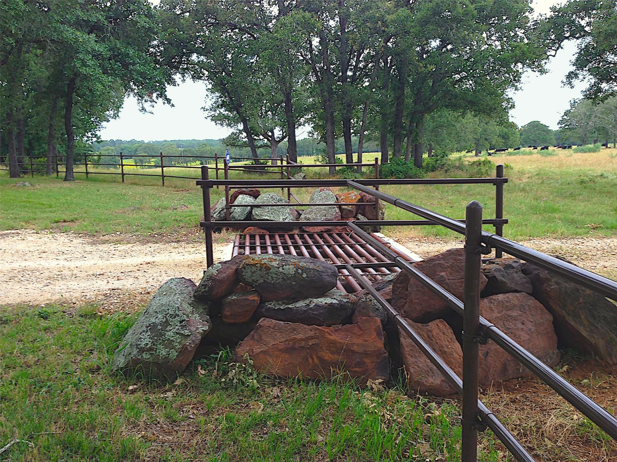 2464 County Road 249, Luling, TX 78648, Luling, TX 78648