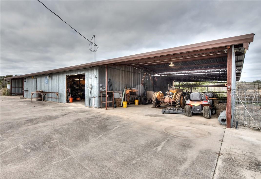 000 Leona Ranch Road, Brackettville, TX 78832