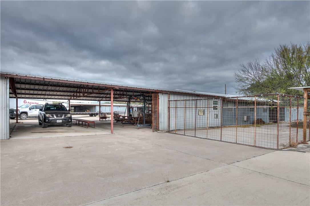 000 Leona Ranch Road, Brackettville, TX 78832