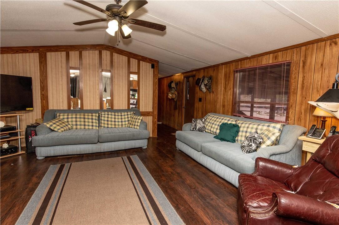 000 Leona Ranch Road, Brackettville, TX 78832