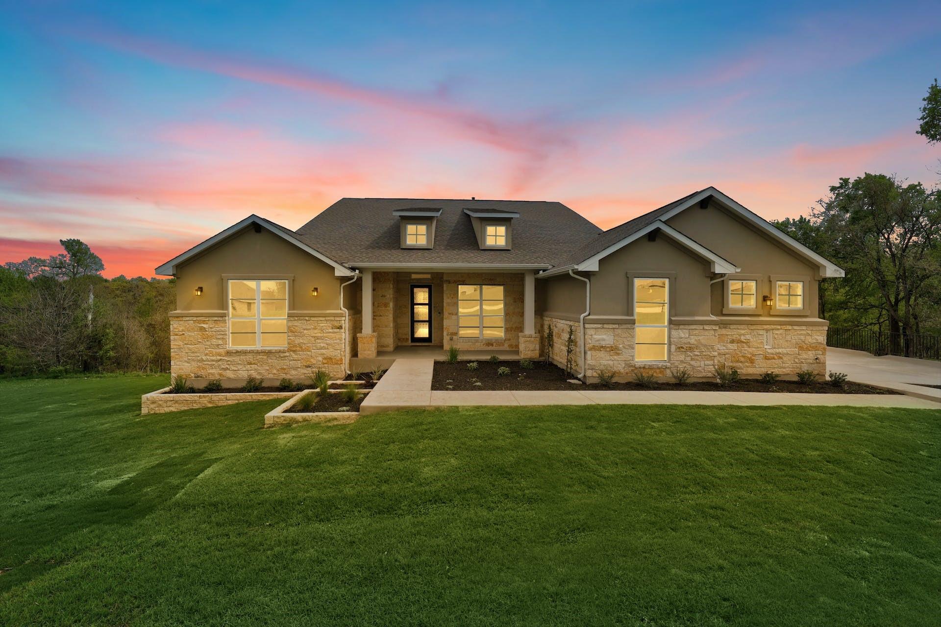 127 Red Tail Hawk Ln, Cedar Creek, TX 78612