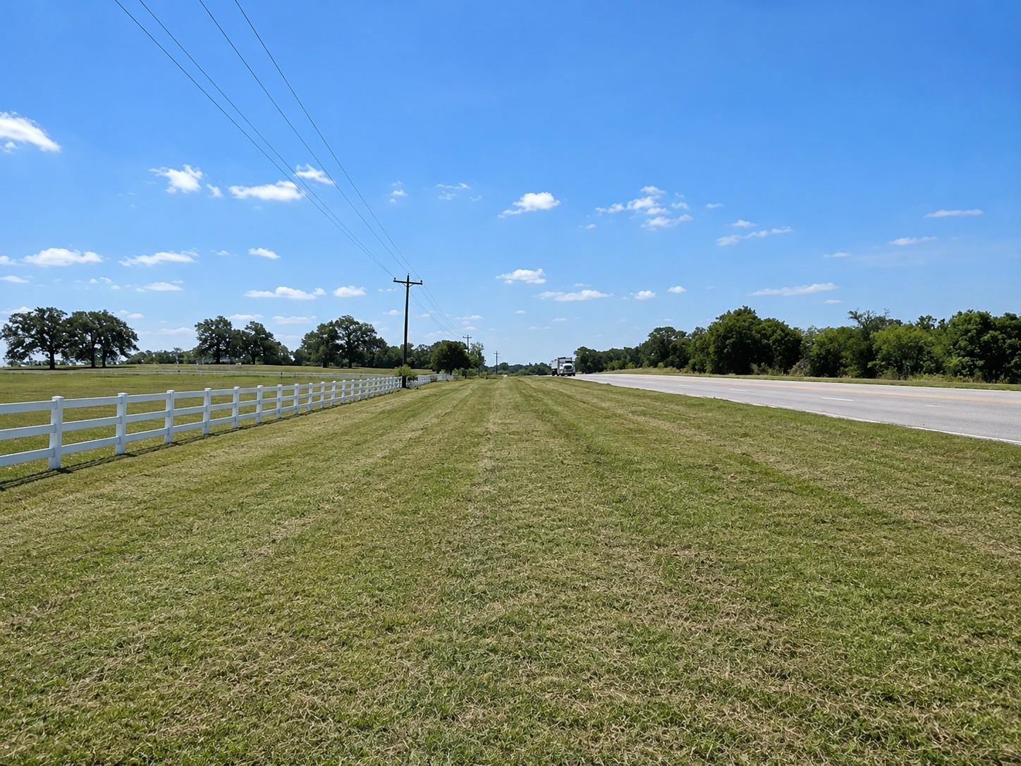 1583 S Us Highway 77 Highway, Giddings, TX 78942