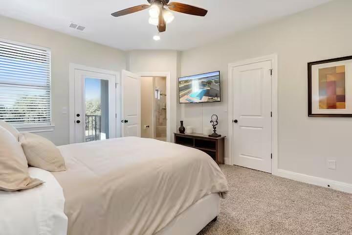 585 Demarett Dr, Point Venture, TX 78645