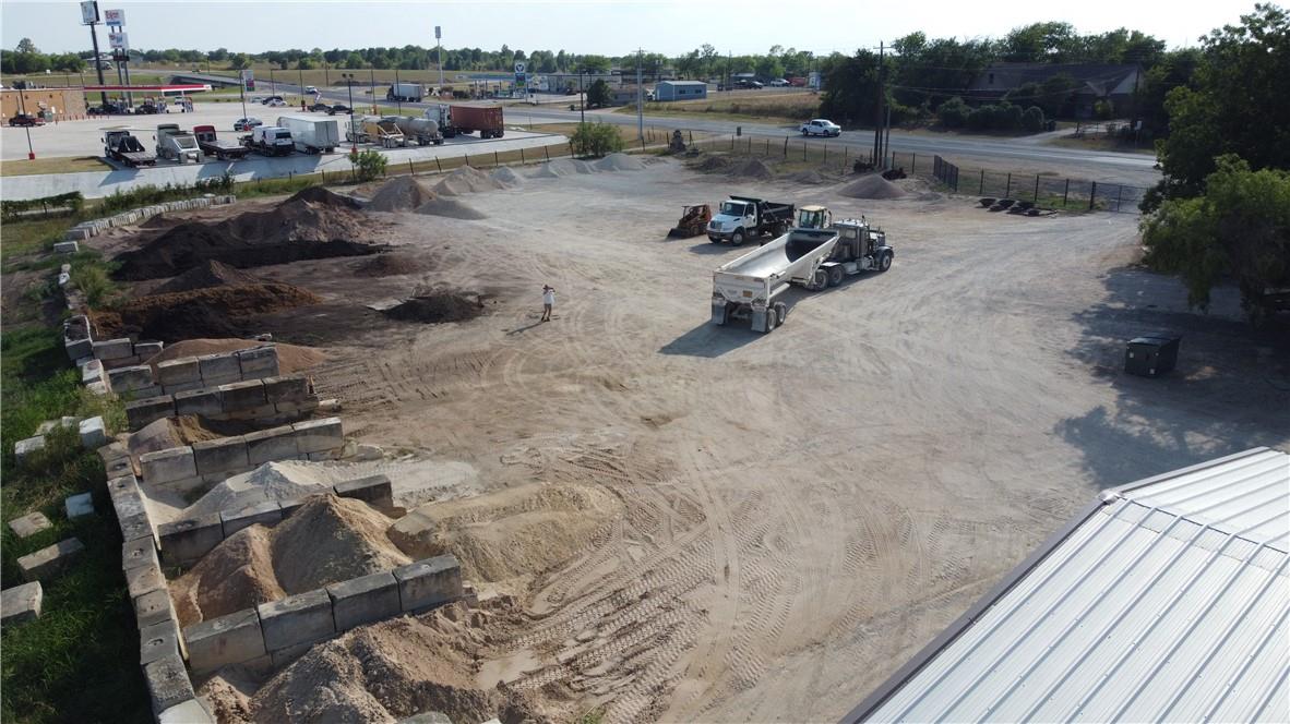 1951 South Magnolia, Luling, TX 78648