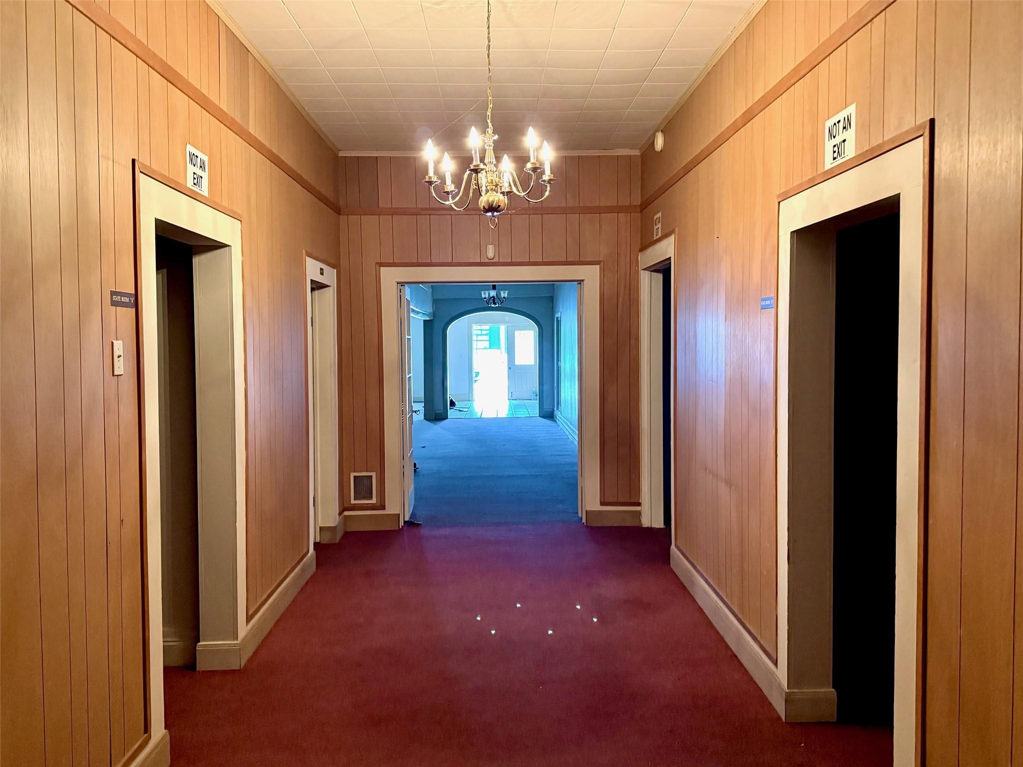 202 NE 2nd St, Smithville, TX 78957