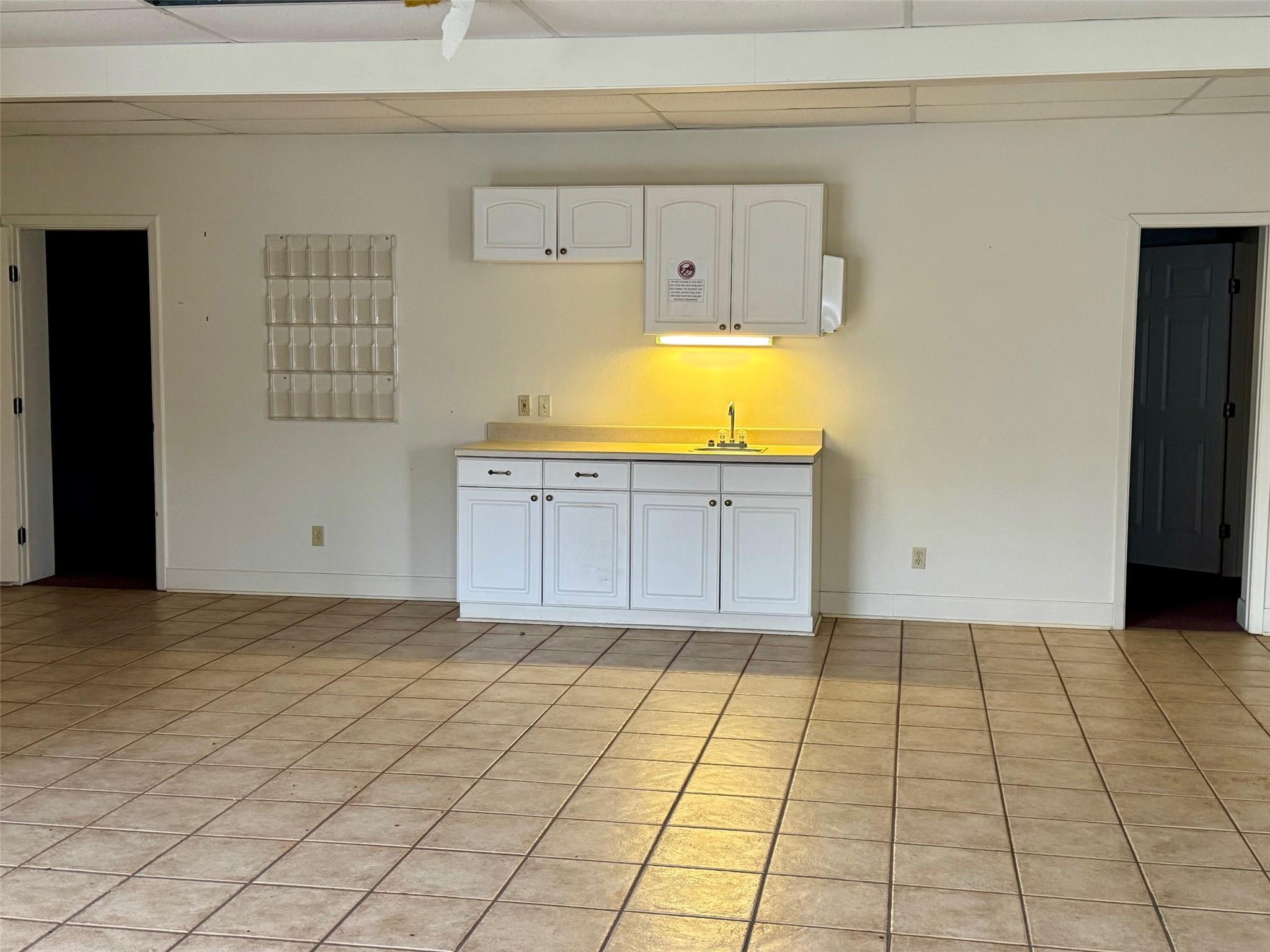 202 NE 2nd St, Smithville, TX 78957