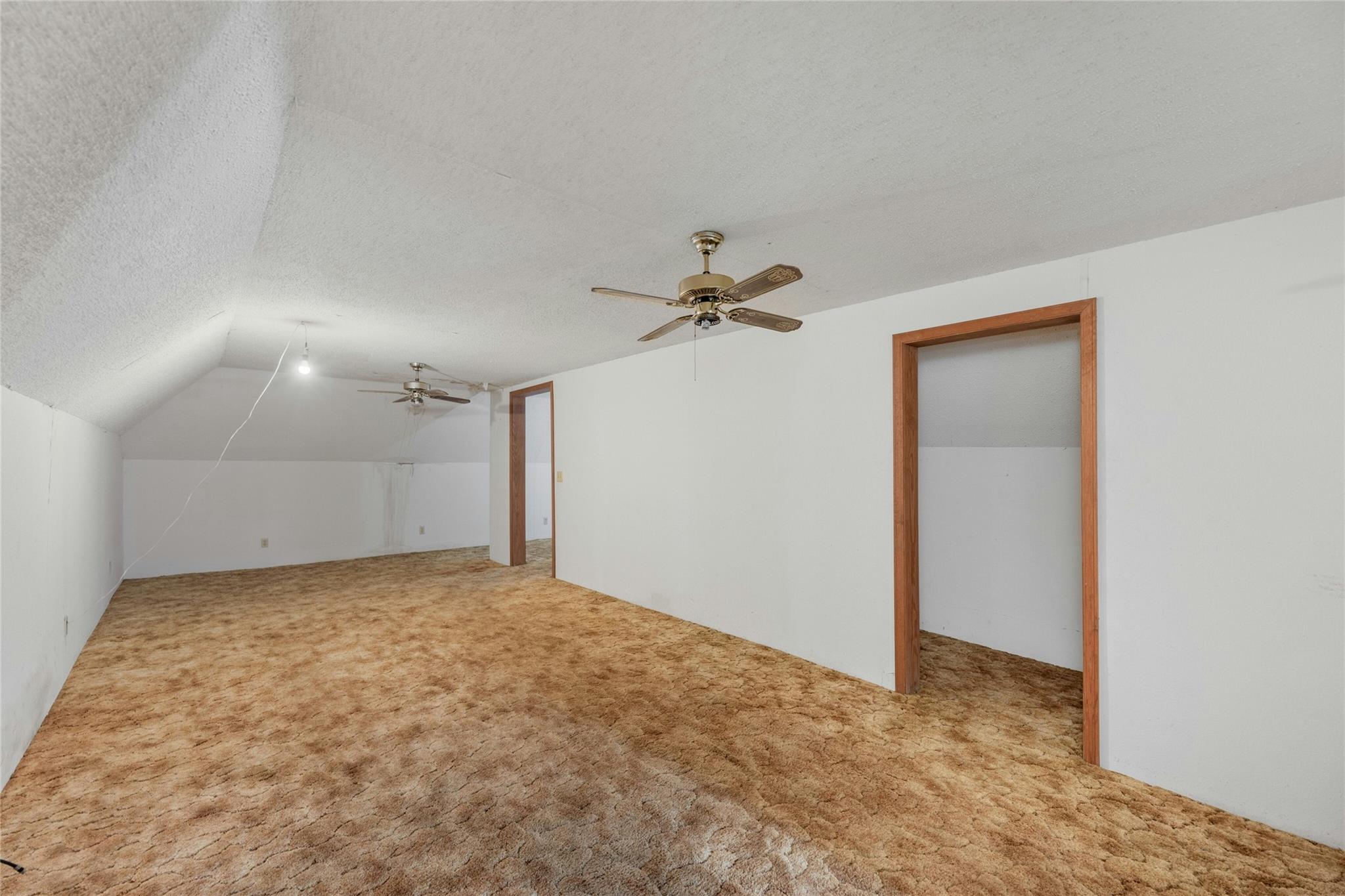 701 NE 1st St, Smithville, TX 78957