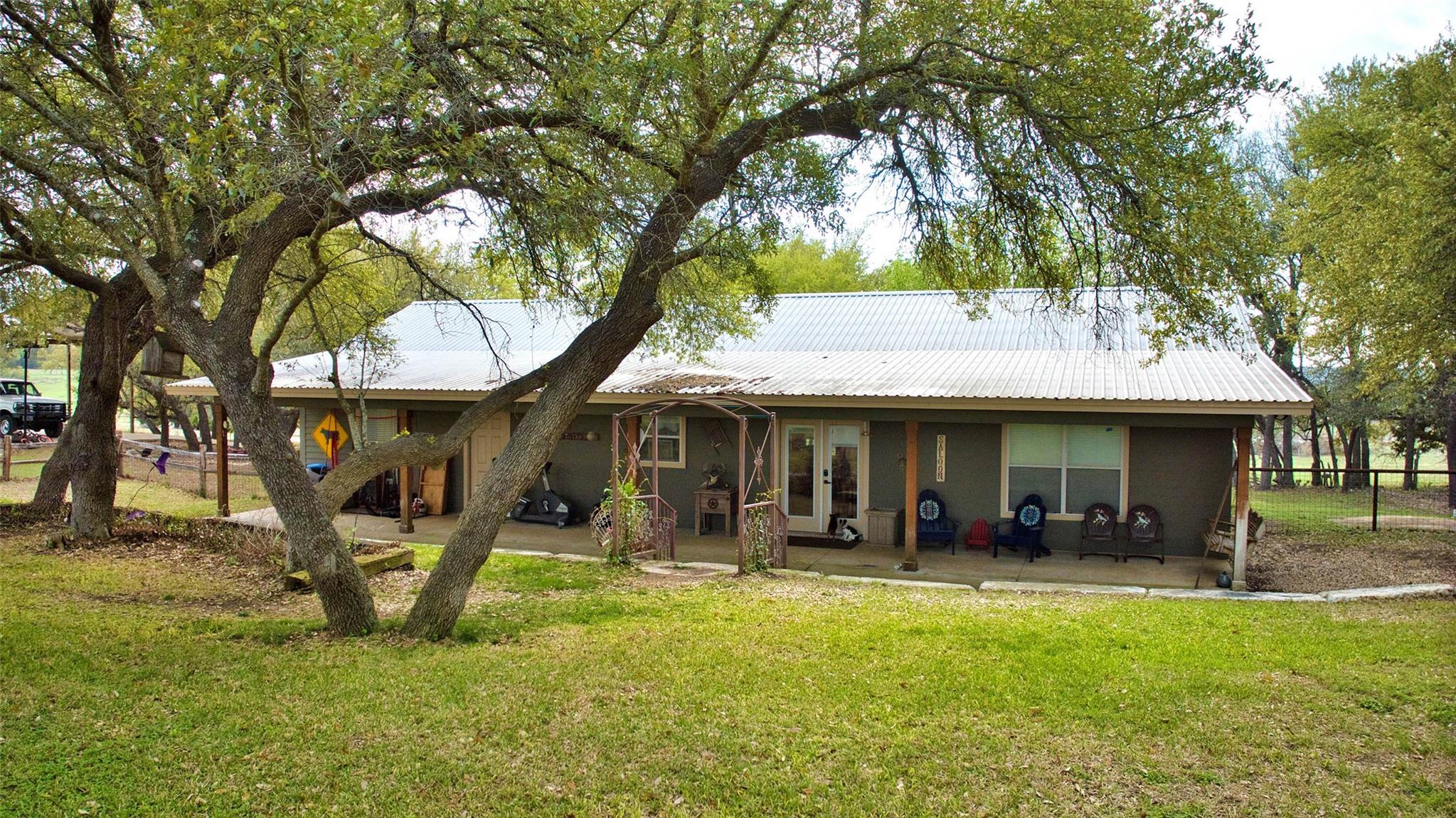 2010 CR 228, Florence, TX 76527