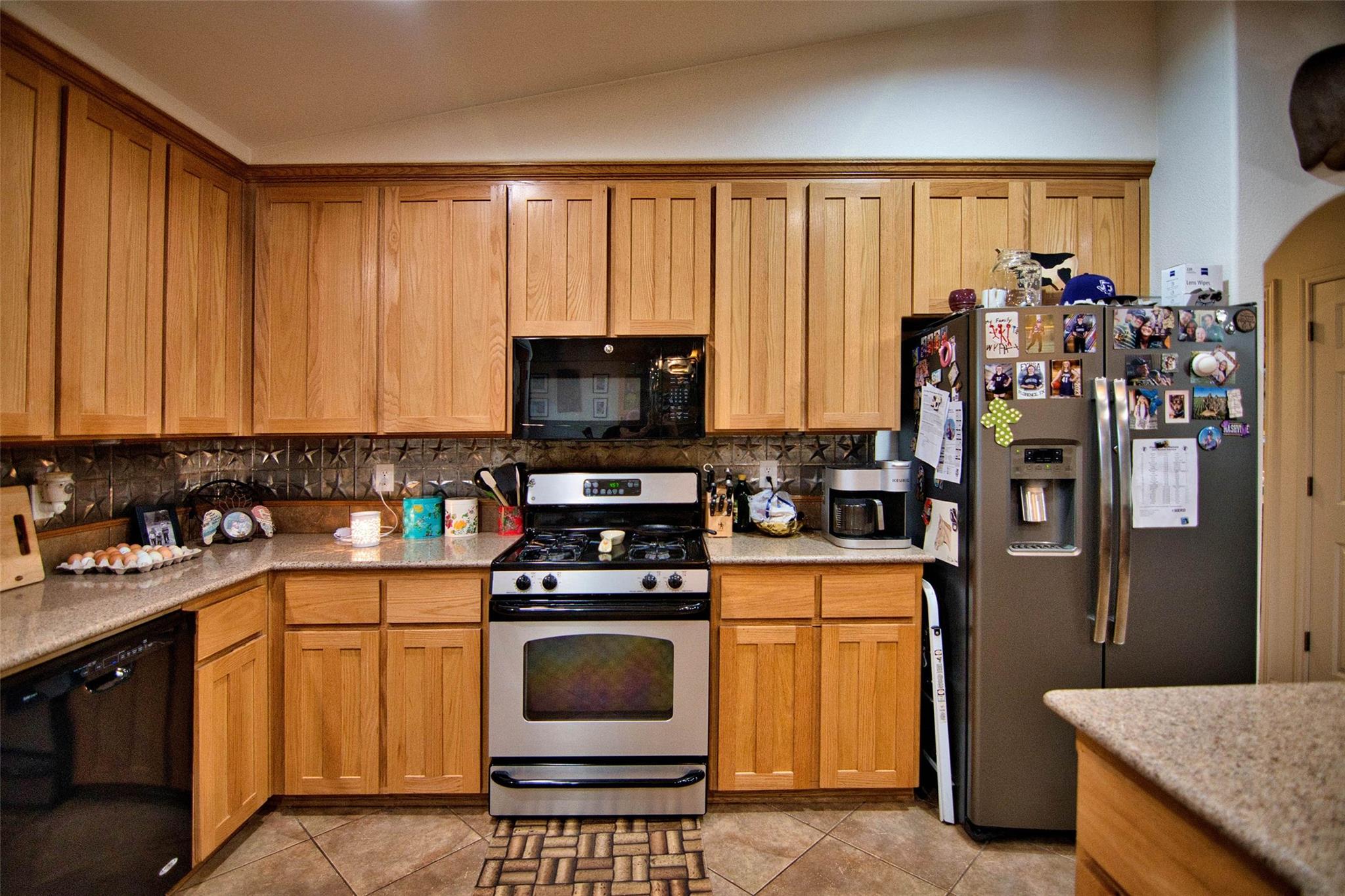 2010 CR 228, Florence, TX 76527