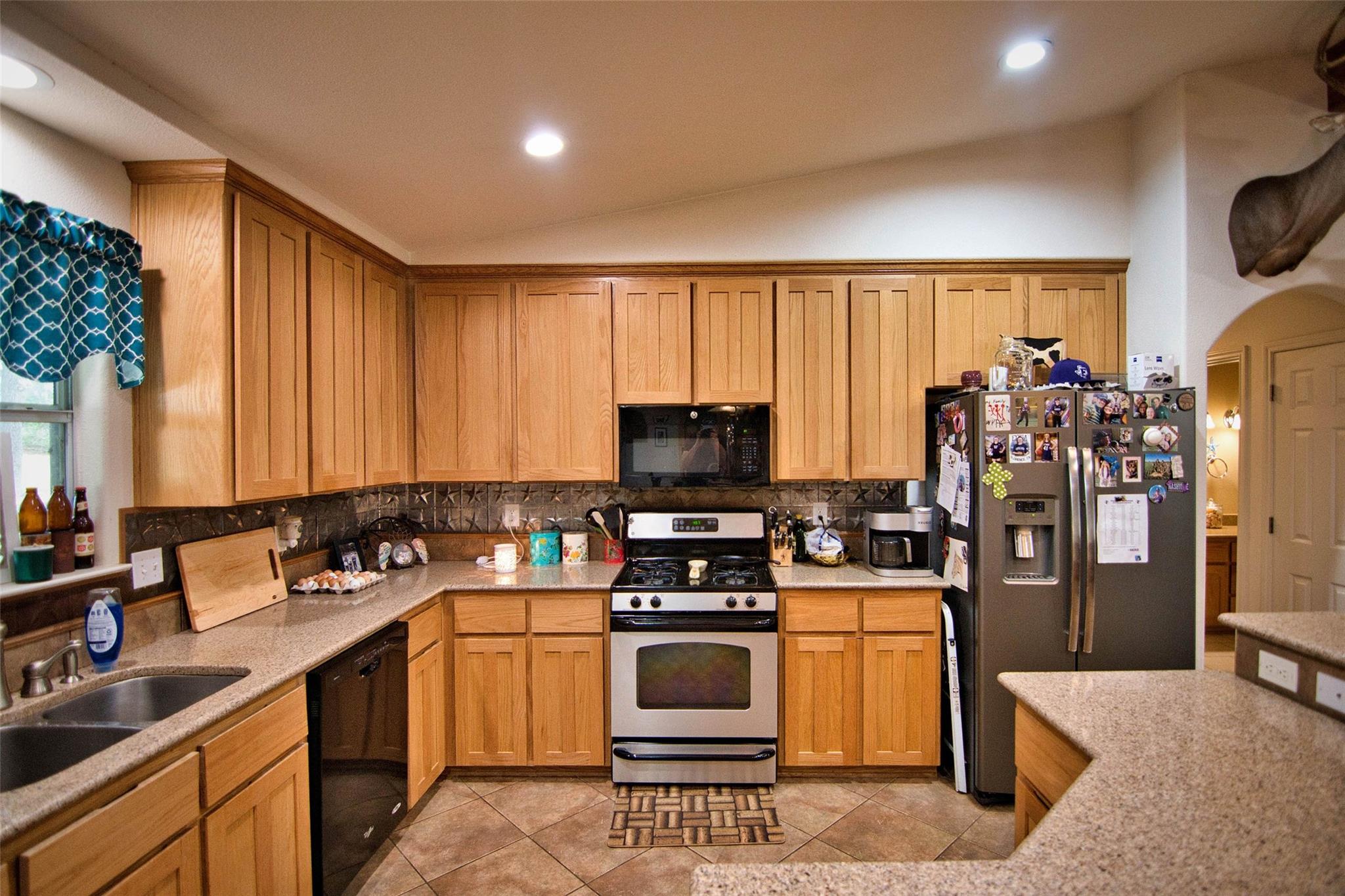 2010 CR 228, Florence, TX 76527