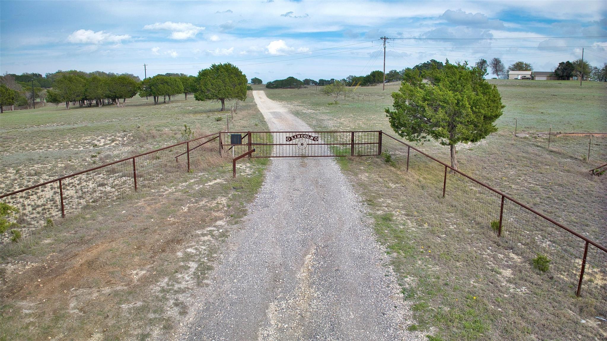 2010 CR 228, Florence, TX 76527