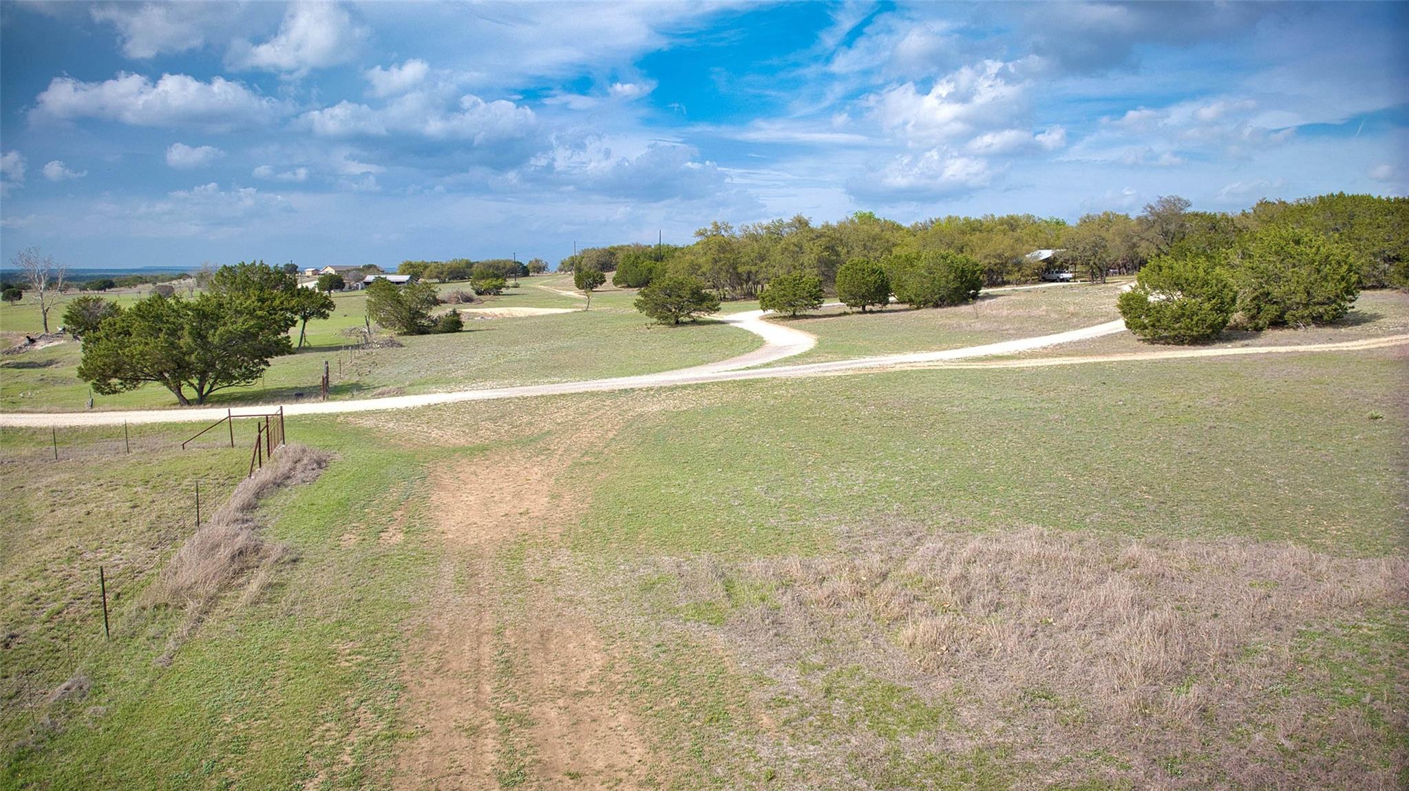 2010 CR 228, Florence, TX 76527
