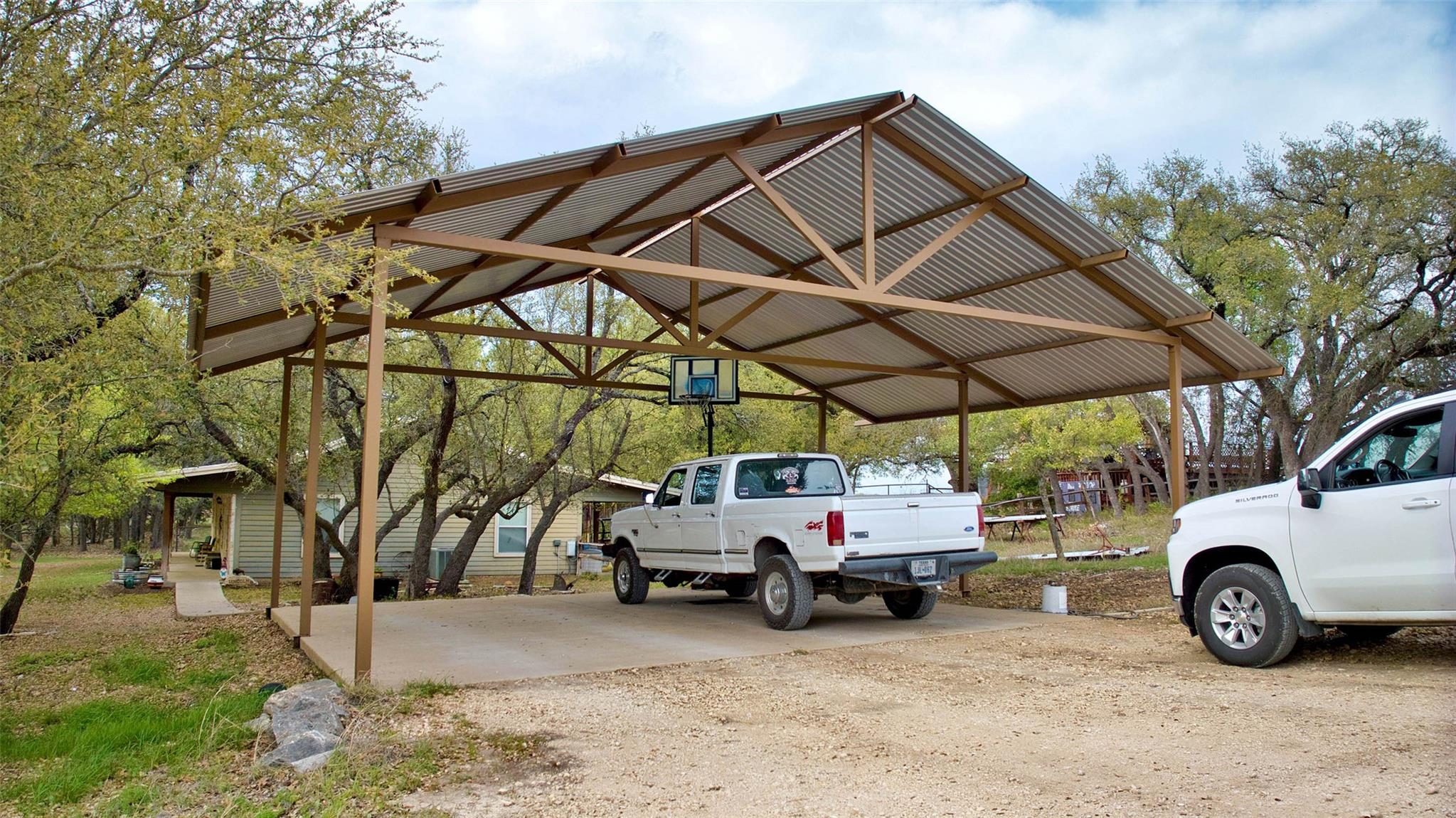 2010 CR 228, Florence, TX 76527