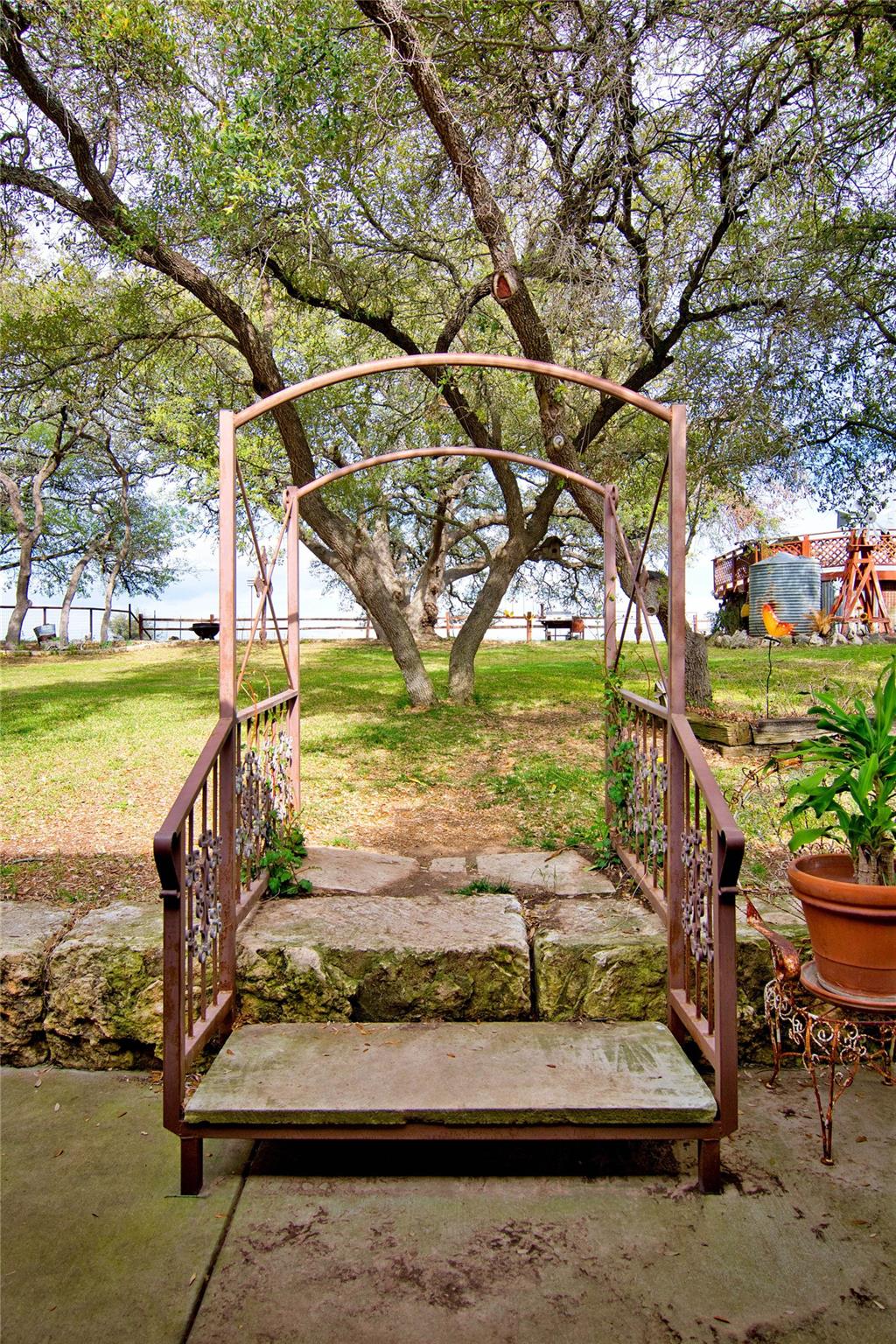 2010 CR 228, Florence, TX 76527