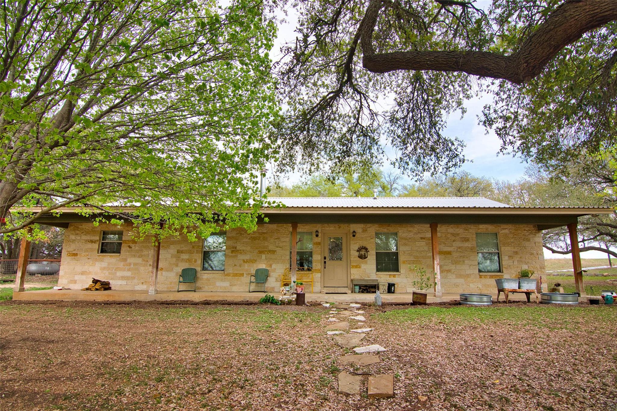 2010 CR 228, Florence, TX 76527