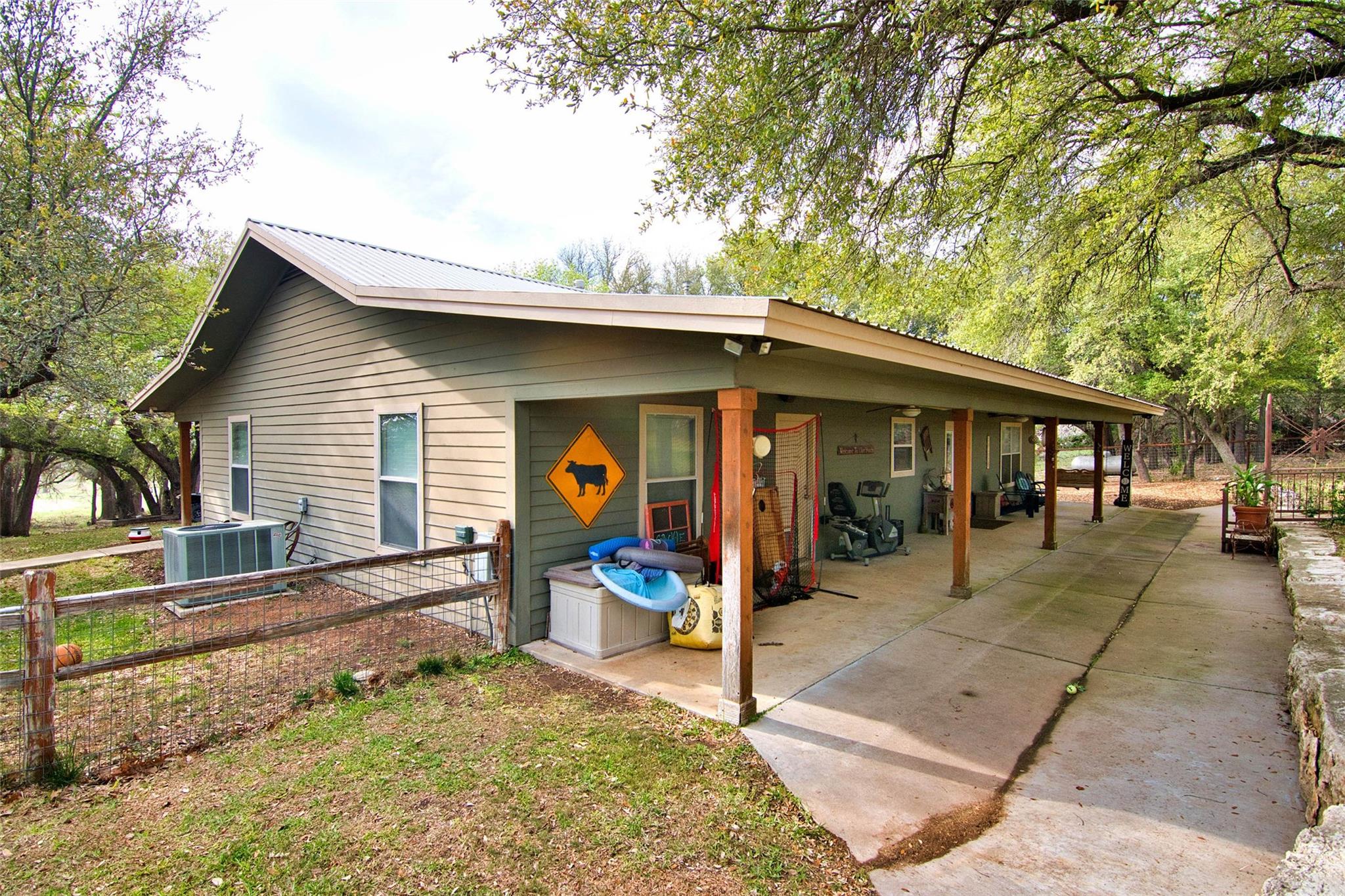 2010 CR 228, Florence, TX 76527