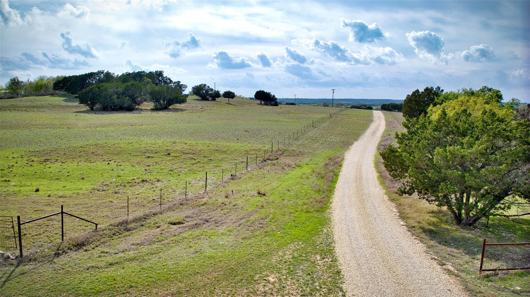 2010 CR 228, Florence, TX 76527