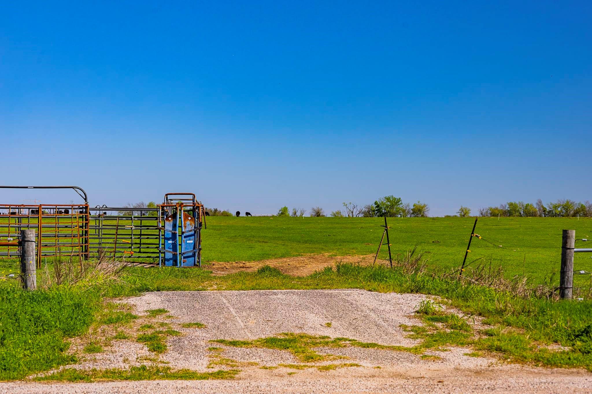 15500 Fm 1660 # South, Taylor, TX 76574