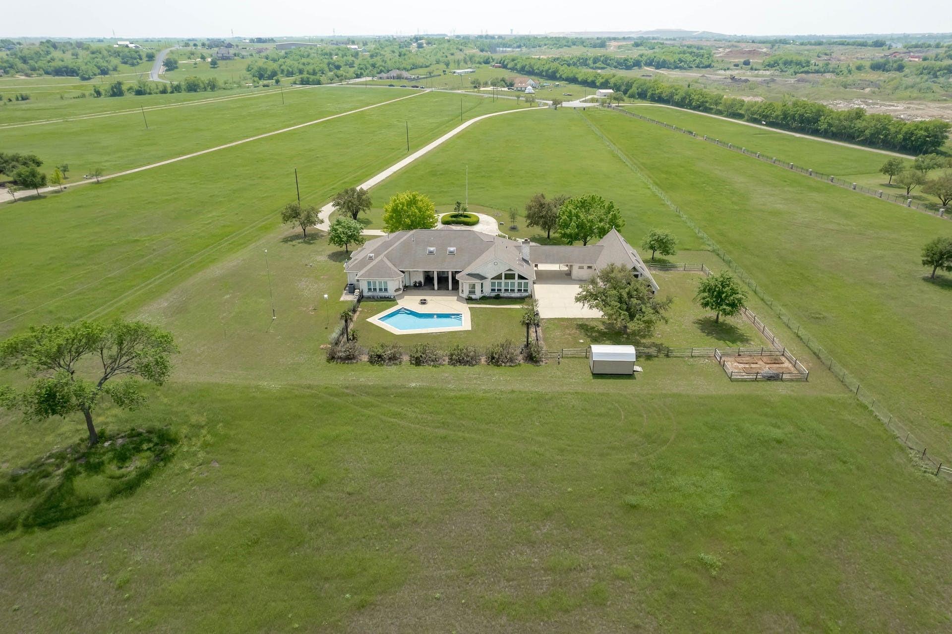 194 Gabriel Meadows Dr, Hutto, TX 78634
