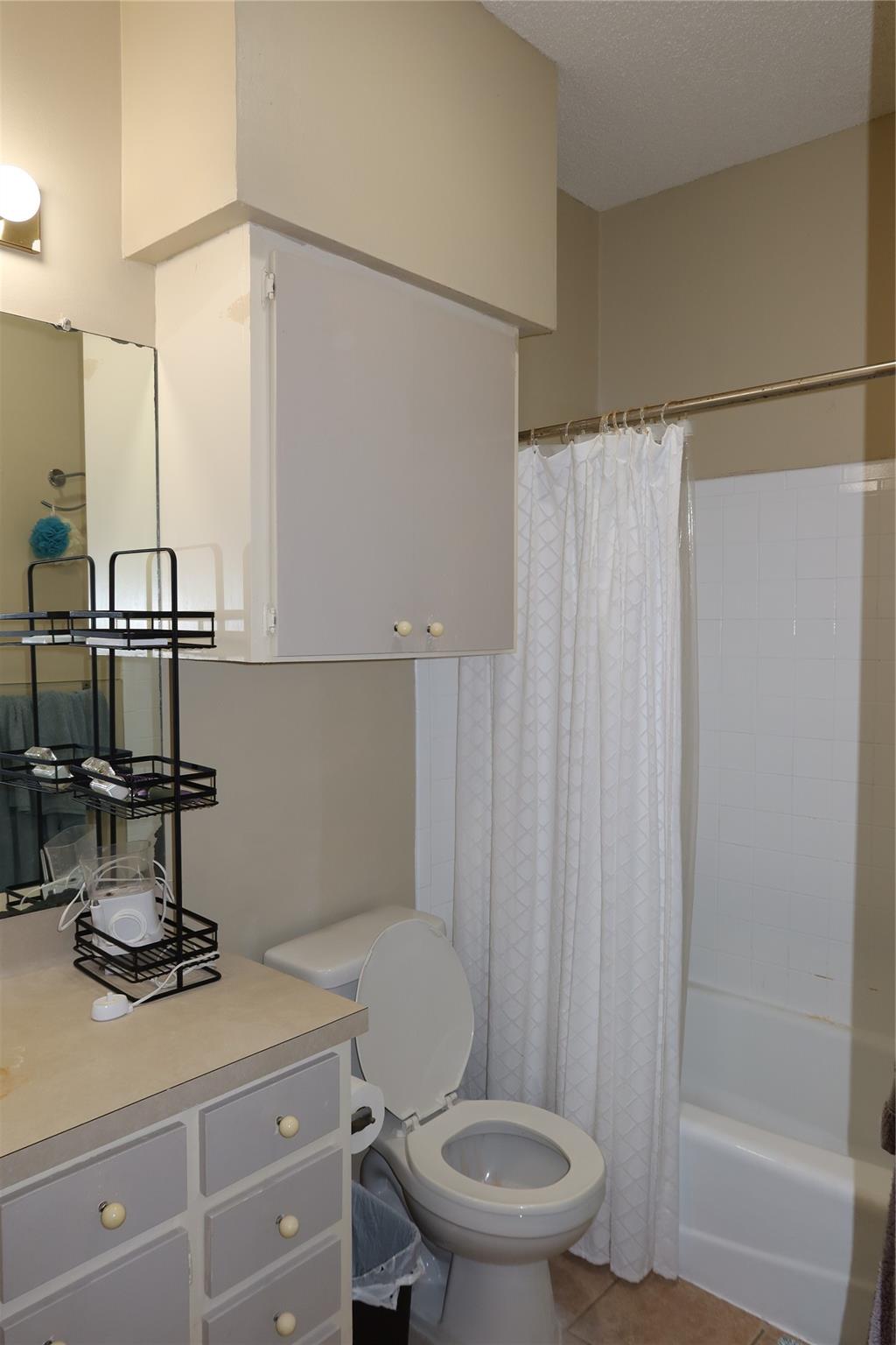 612 Park Pl # 202, Austin, TX 78705
