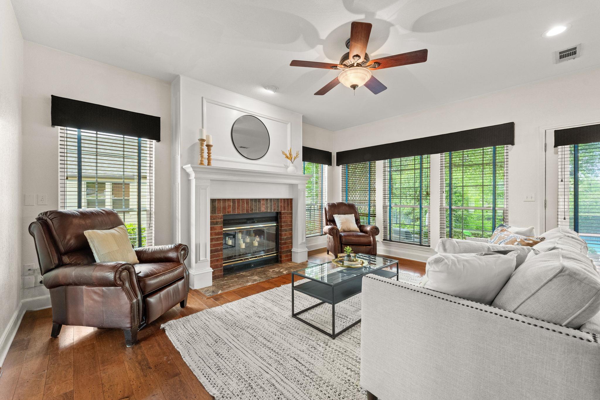 558 Peterson Ln, Lakeway, TX 78734