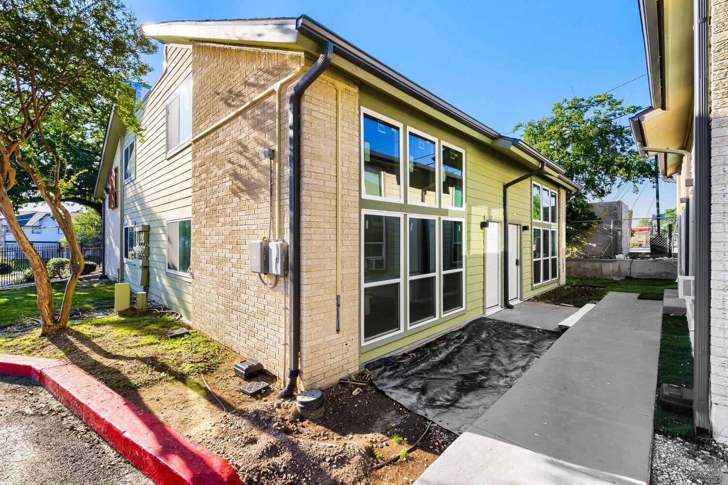 2124 Burton Dr # 174, Austin, TX 78741