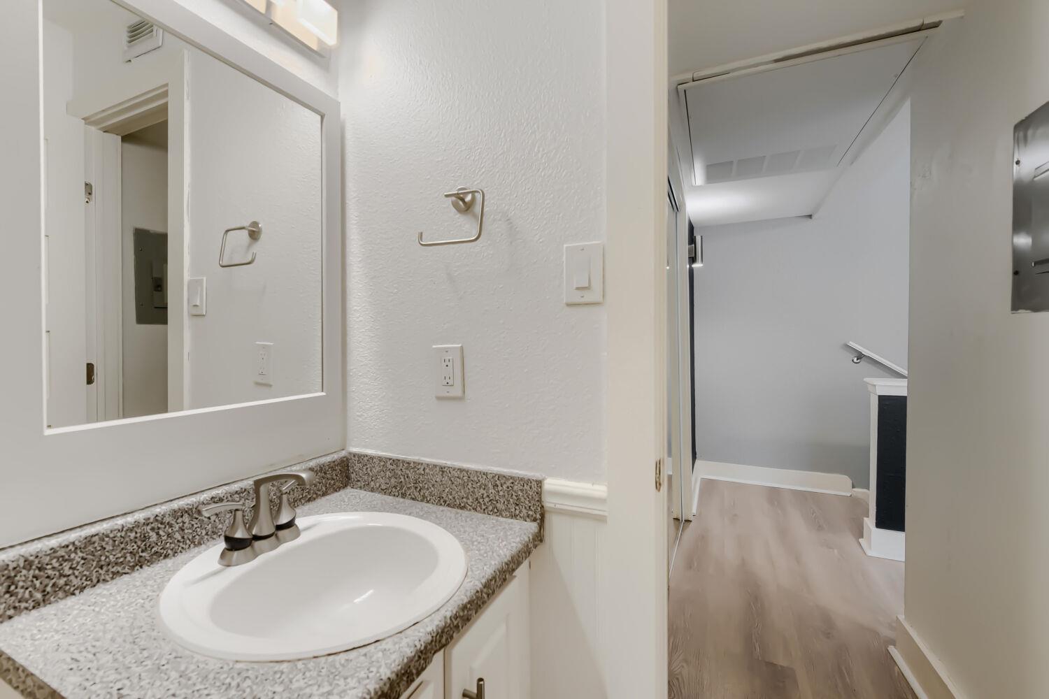 2124 Burton Dr # 174, Austin, TX 78741