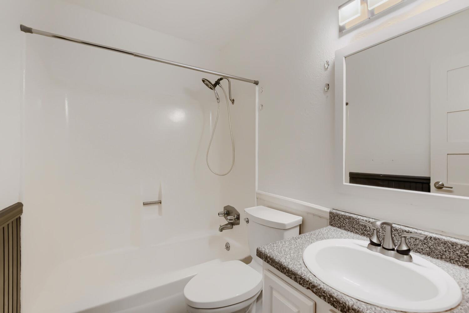 2124 Burton Dr # 174, Austin, TX 78741
