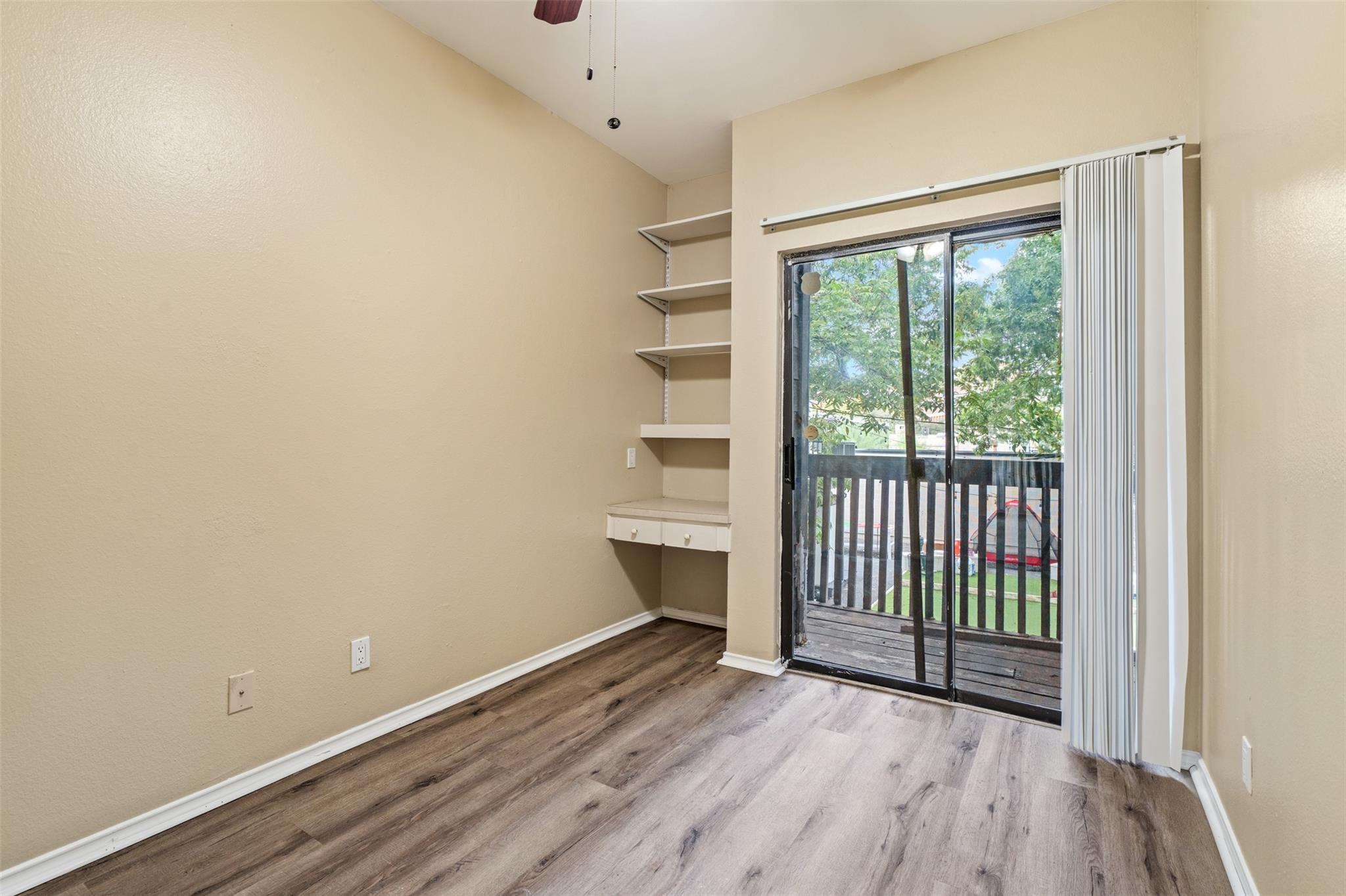 612 Park Pl # 204, Austin, TX 78705