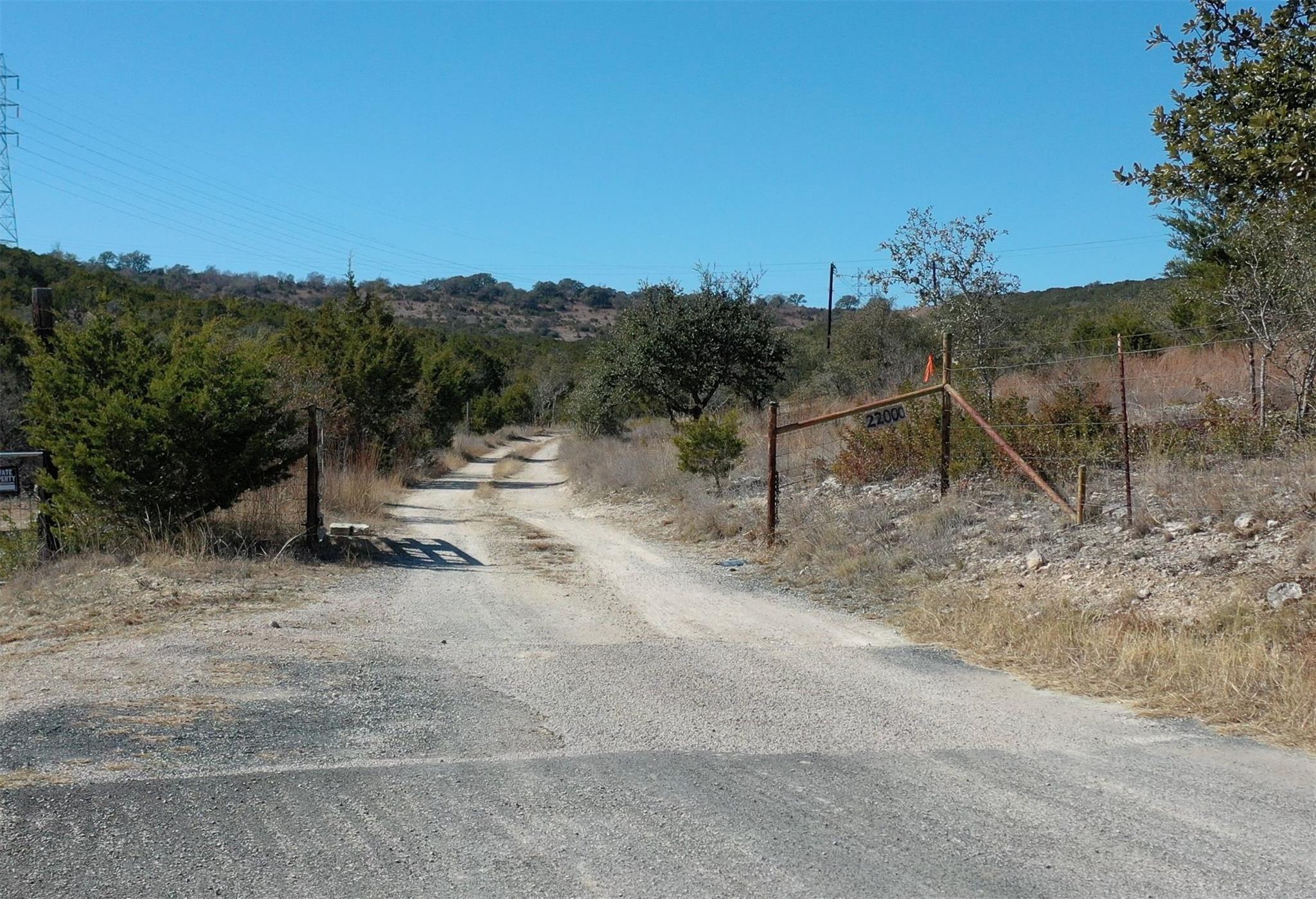 21524 Kathy Ln, Spicewood, TX 78669