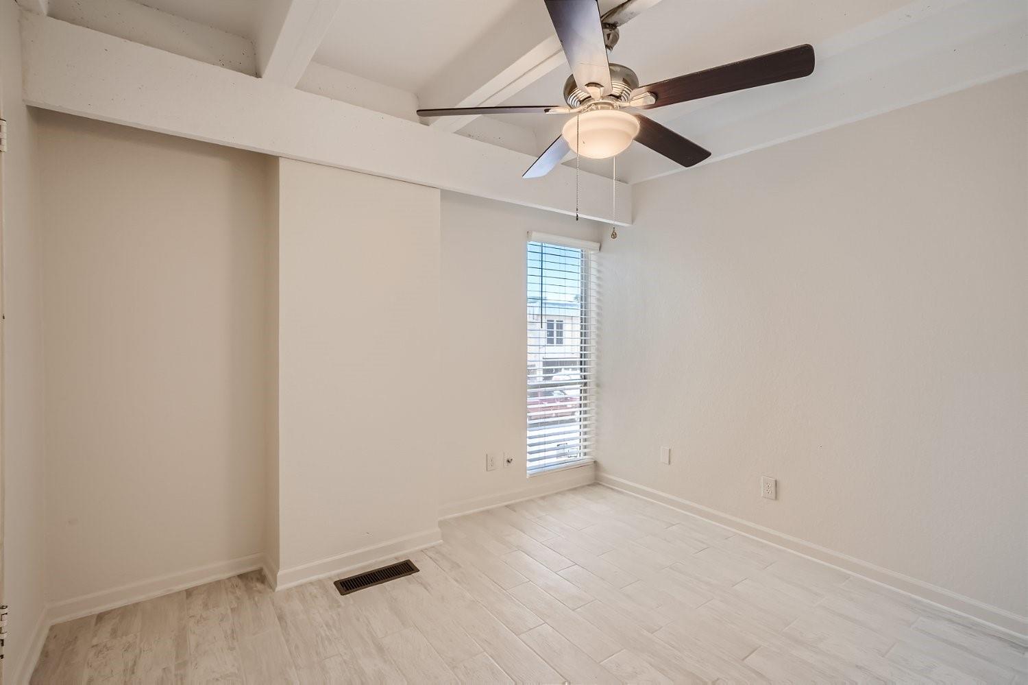 5918 Lago Vista Way # D-27, Lago Vista, TX 78645