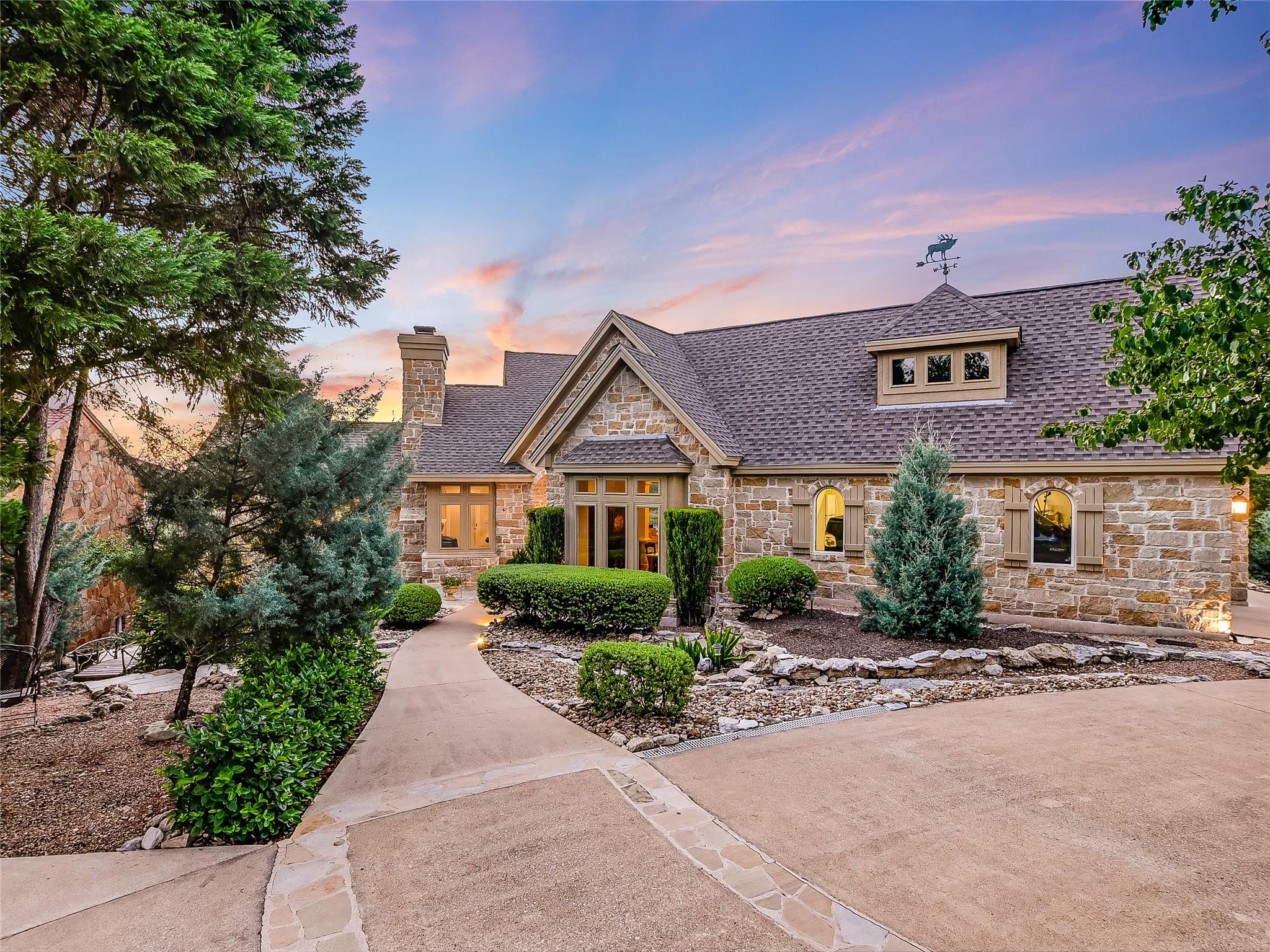 613 Wesley Ridge Dr, Spicewood, TX 78669