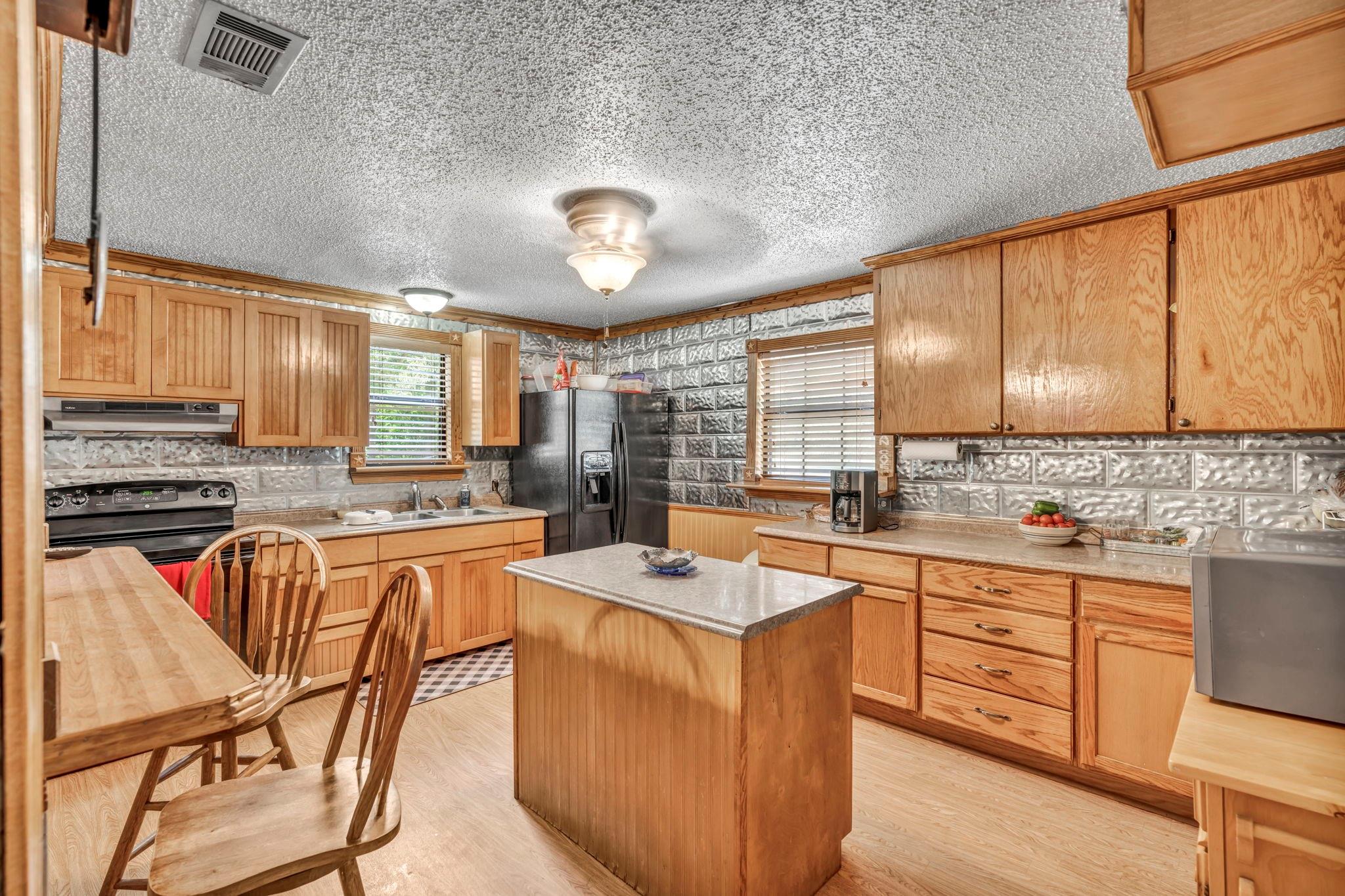 148 Milam Ln, Bastrop, TX 78602