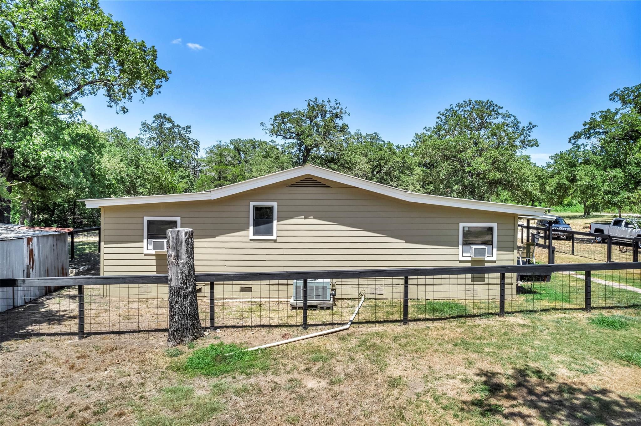 148 Milam Ln, Bastrop, TX 78602
