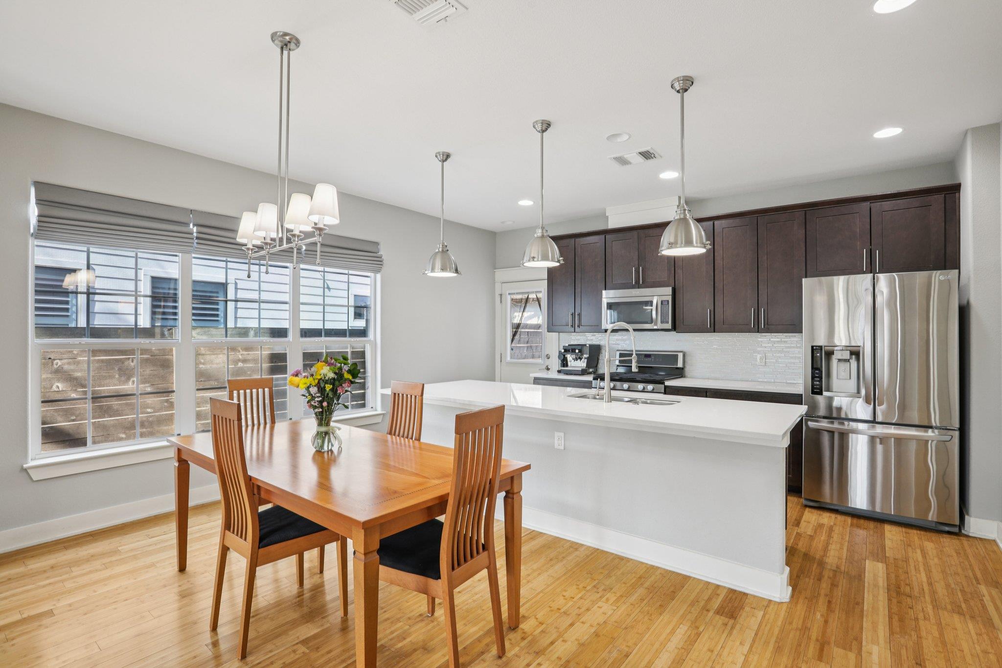 1910 E 10th St, Austin, TX 78702