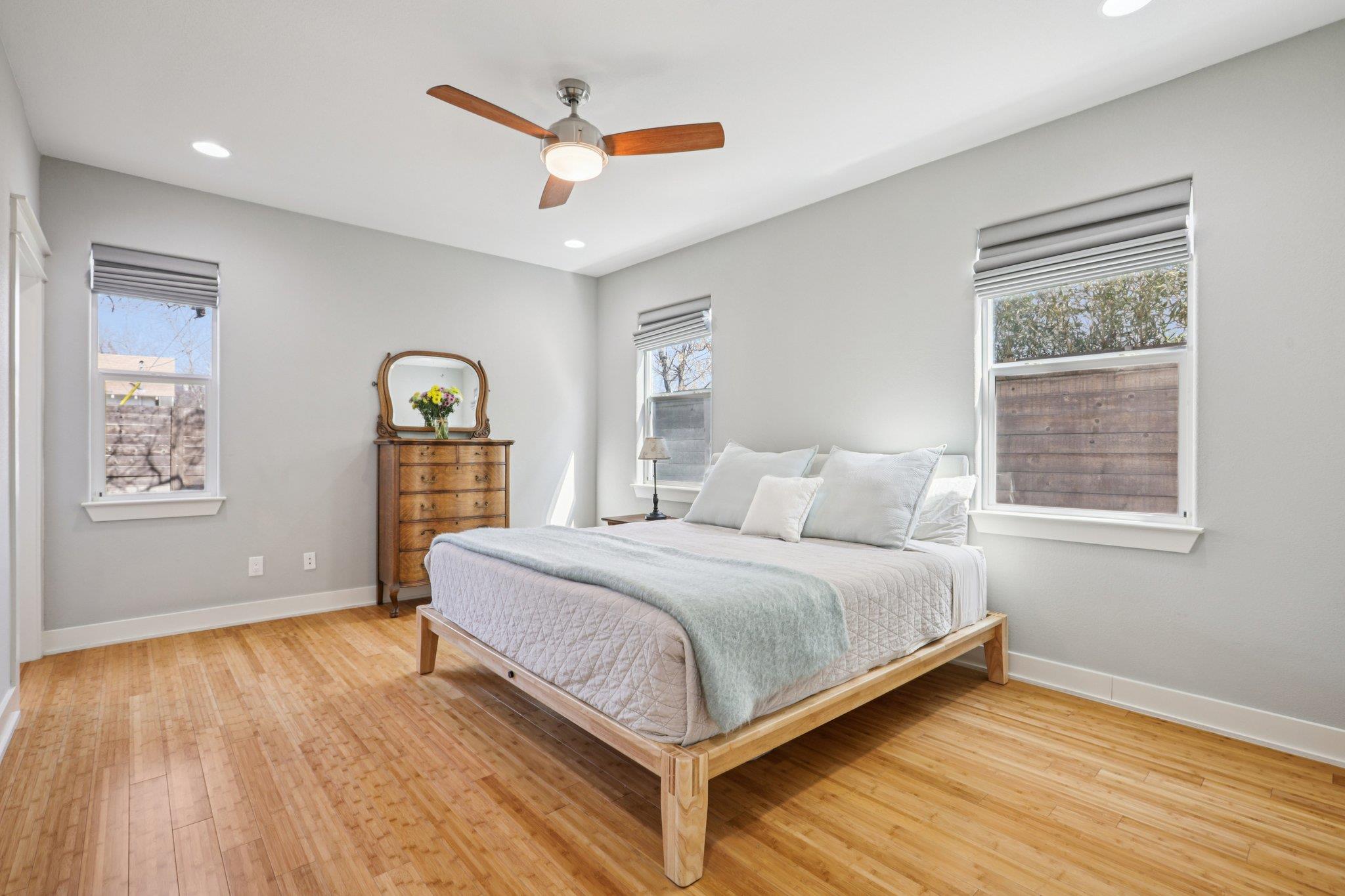 1910 E 10th St, Austin, TX 78702