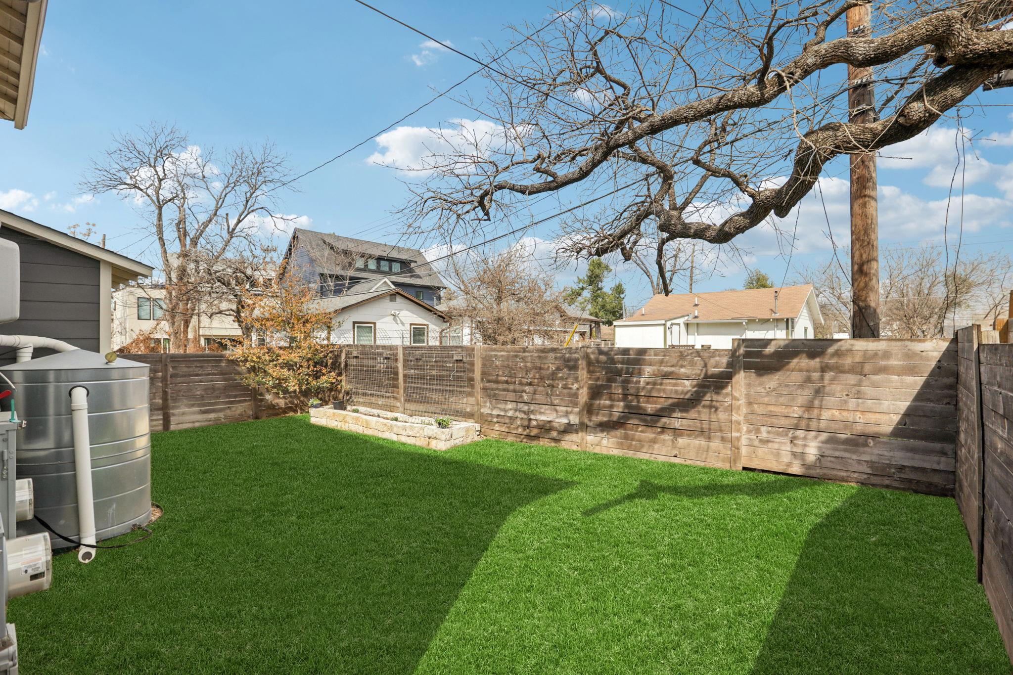 1910 E 10th St, Austin, TX 78702