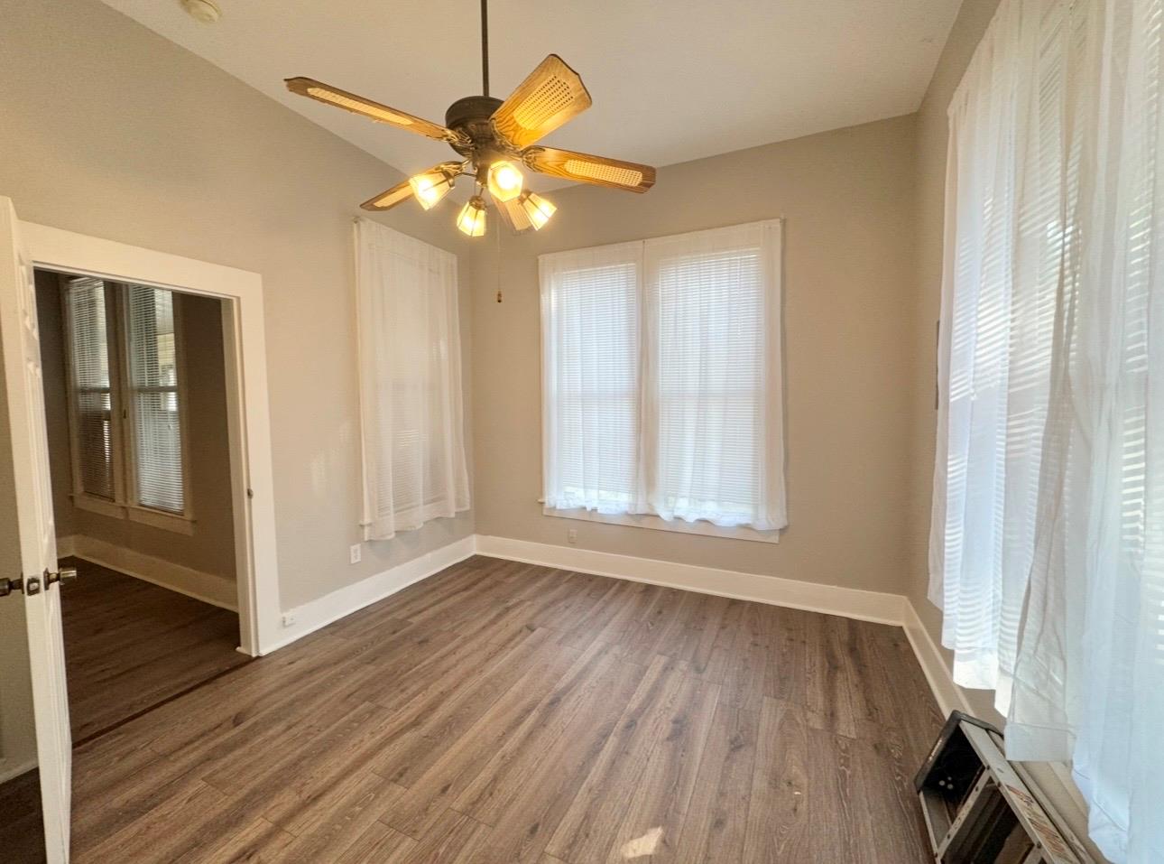 419 S Avenue C, Elgin, TX 78621