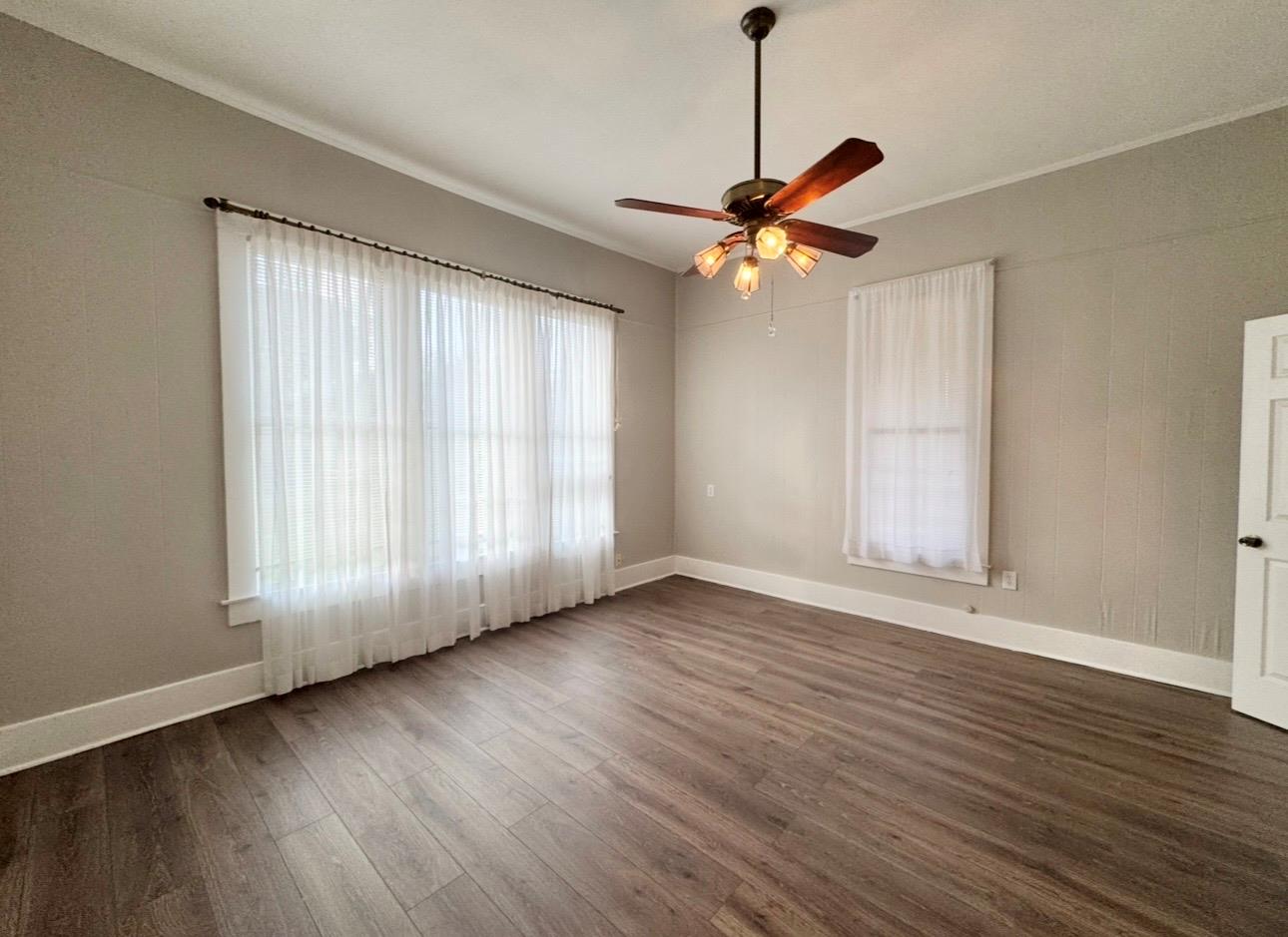 419 S Avenue C, Elgin, TX 78621