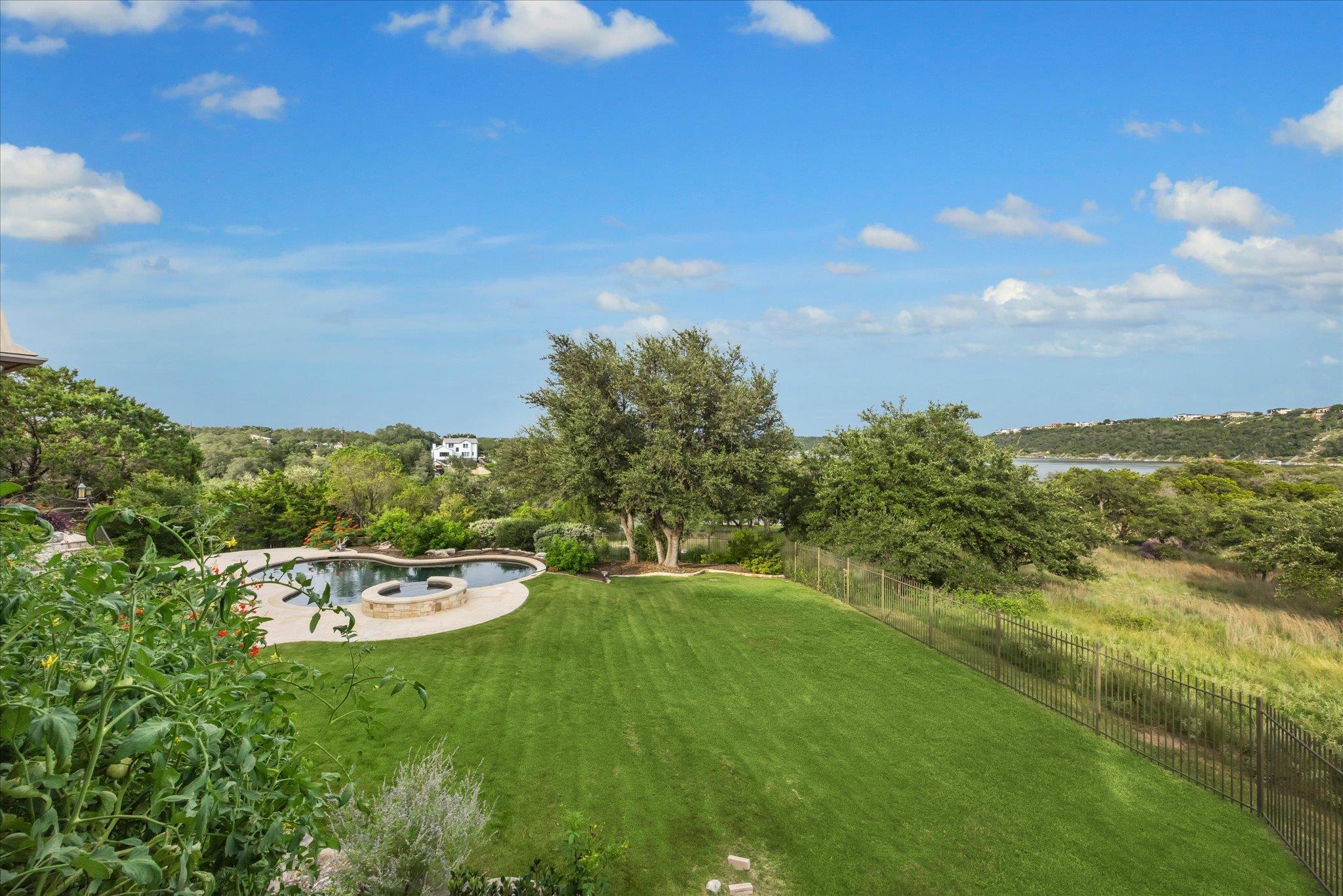 19586 Sandcastle Dr, Spicewood, TX 78669