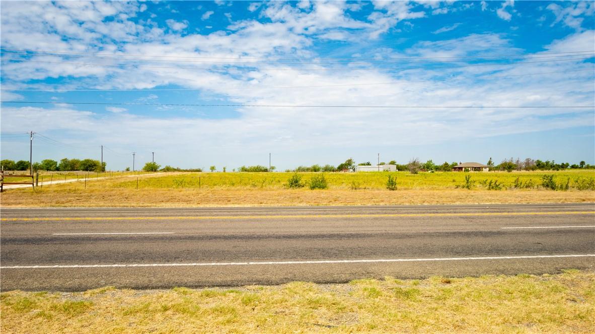 700 Highway 183, Briggs, TX 78608