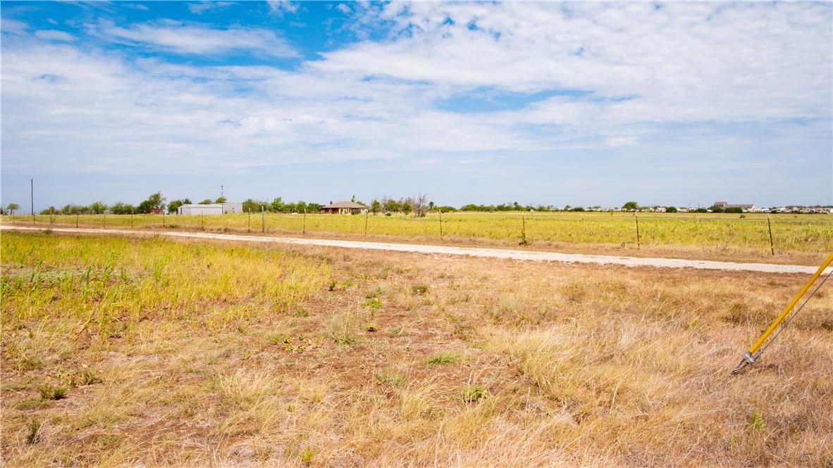 700 Highway 183, Briggs, TX 78608