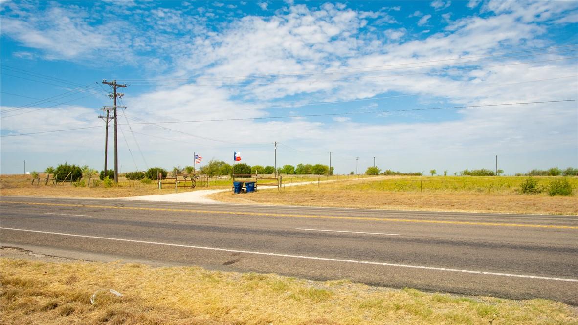 700 Highway 183, Briggs, TX 78608