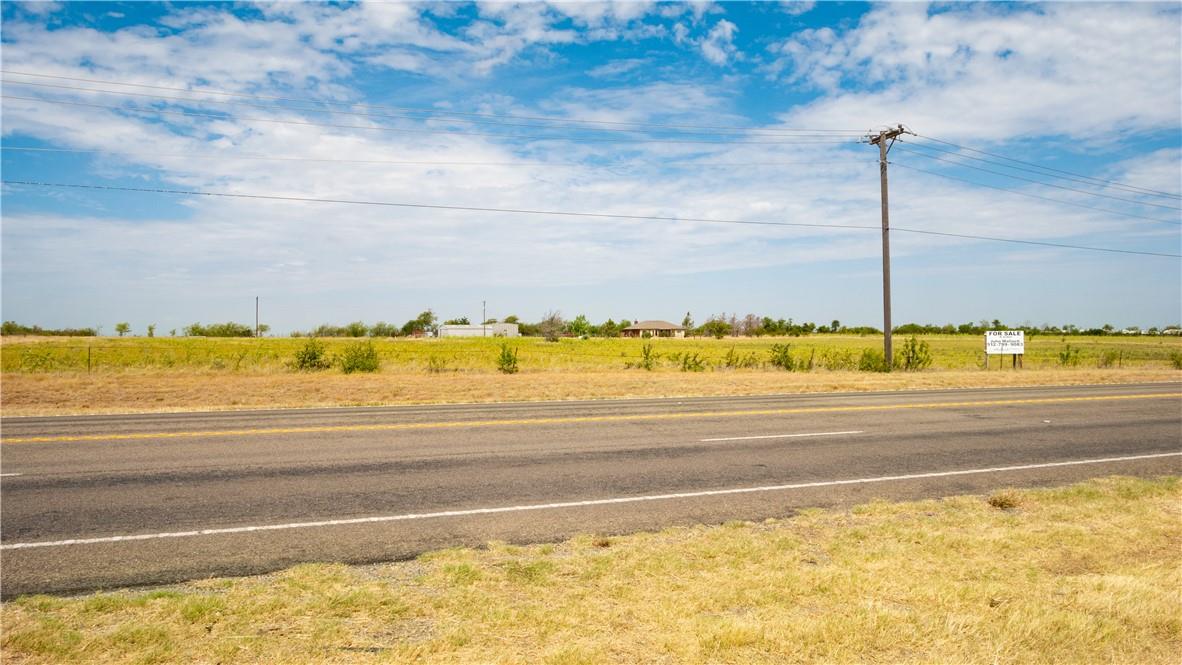 700 Highway 183, Briggs, TX 78608