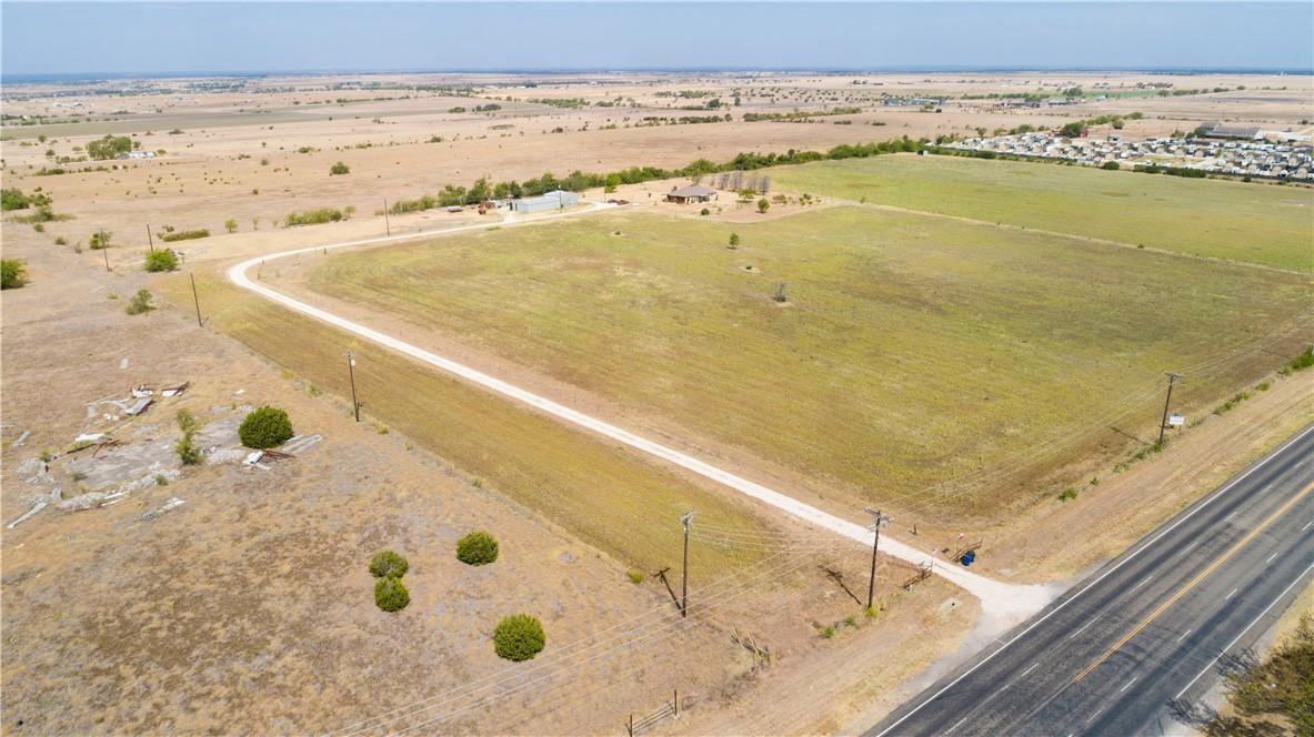 700 Highway 183, Briggs, TX 78608