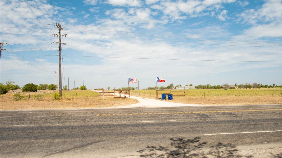 700 Highway 183, Briggs, TX 78608