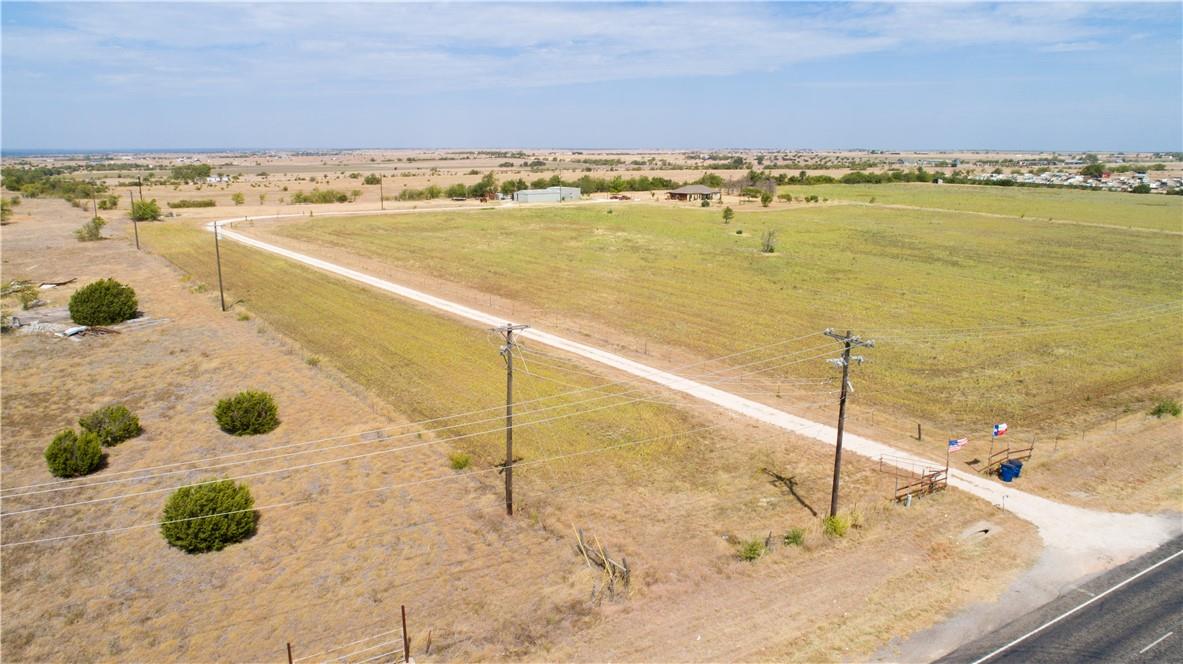 700 Highway 183, Briggs, TX 78608