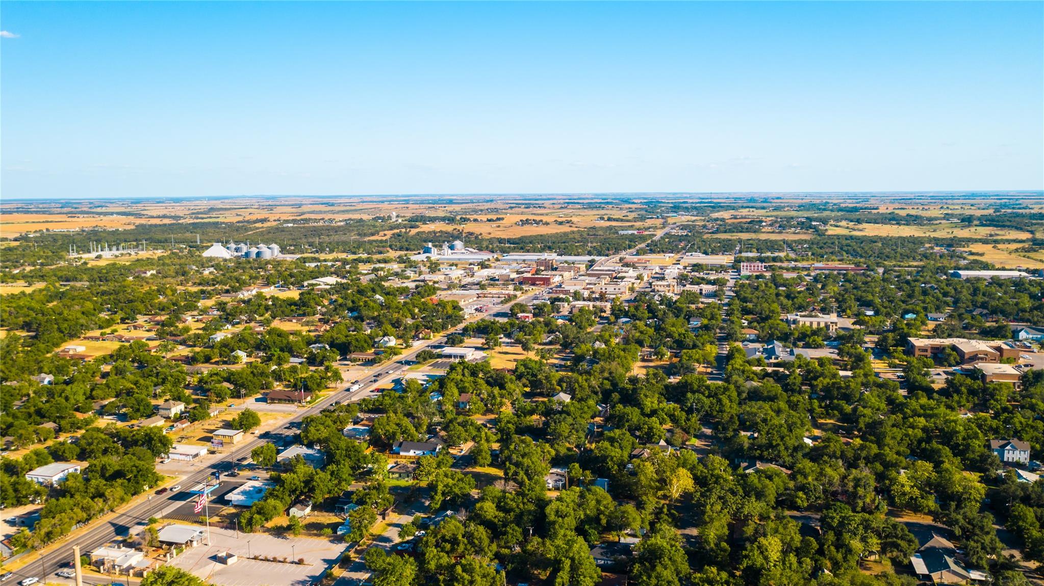 500 W 6th St, Taylor, TX 76574