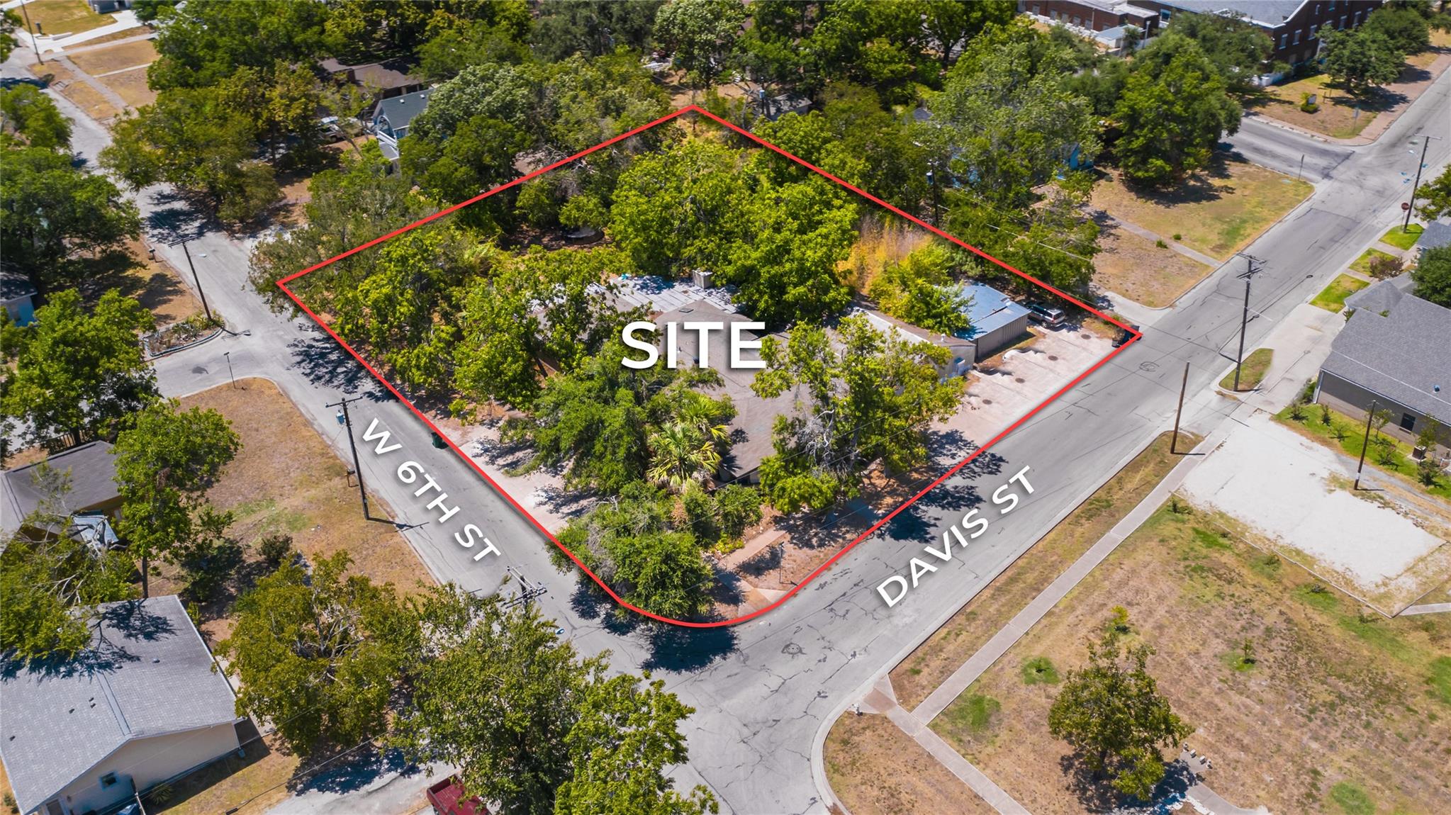 500 W 6th St, Taylor, TX 76574