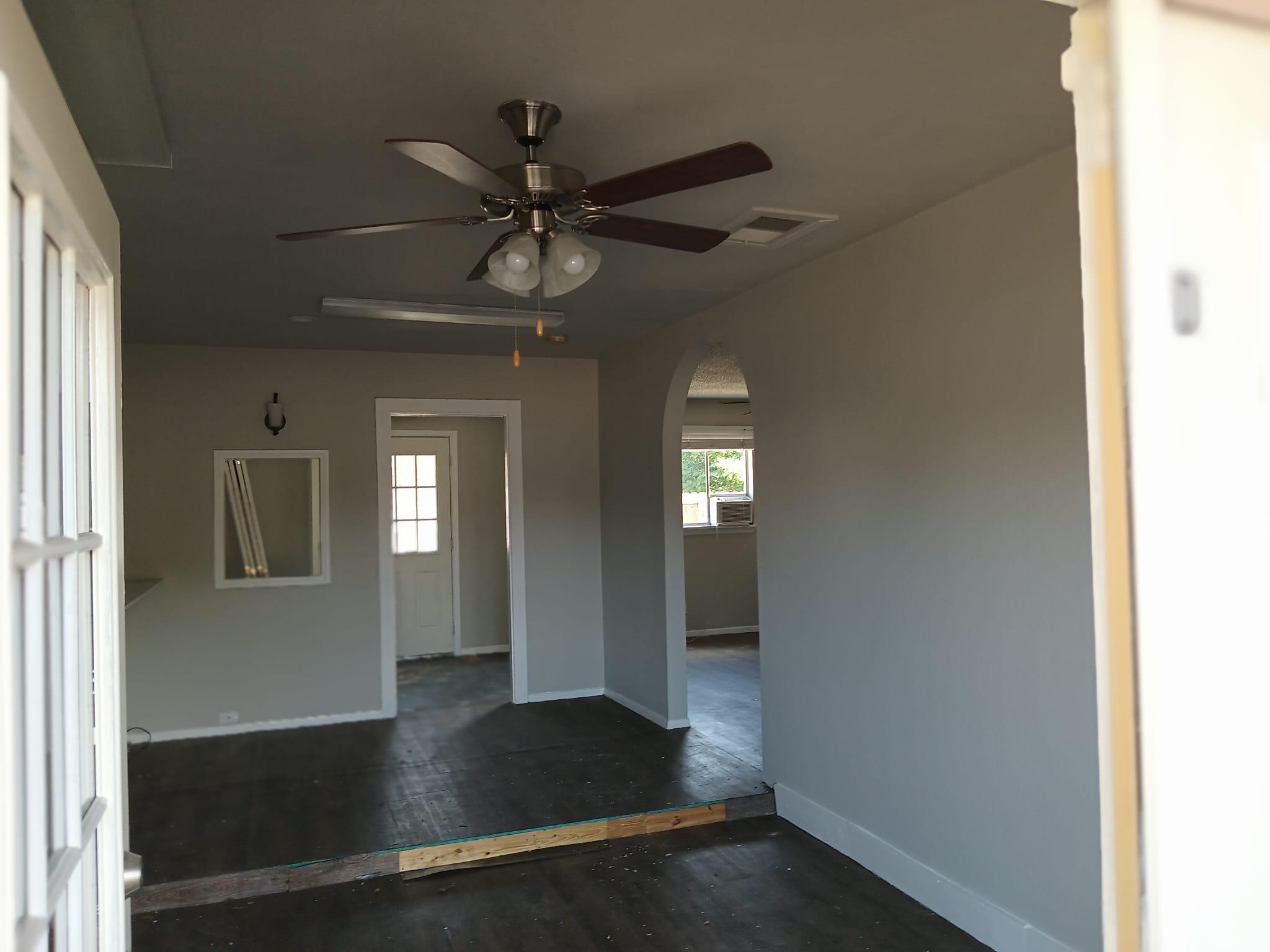 1305 S MAYS St # C&D, Round Rock, TX 78664